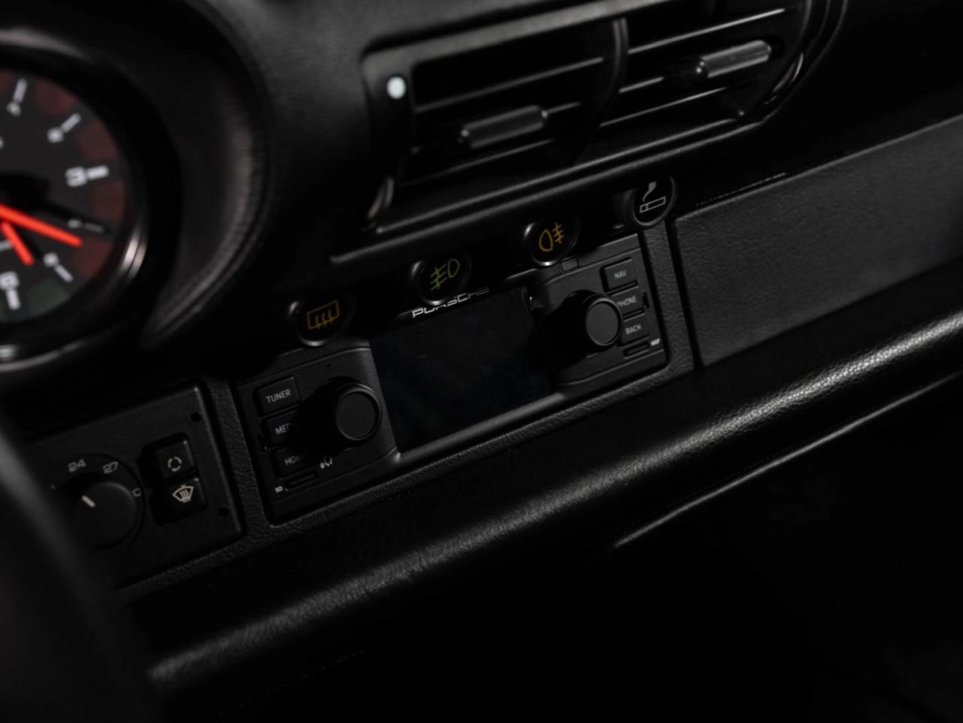 PORSCHE 911 Carrera 4 Coupé Turbo-Look-image-10