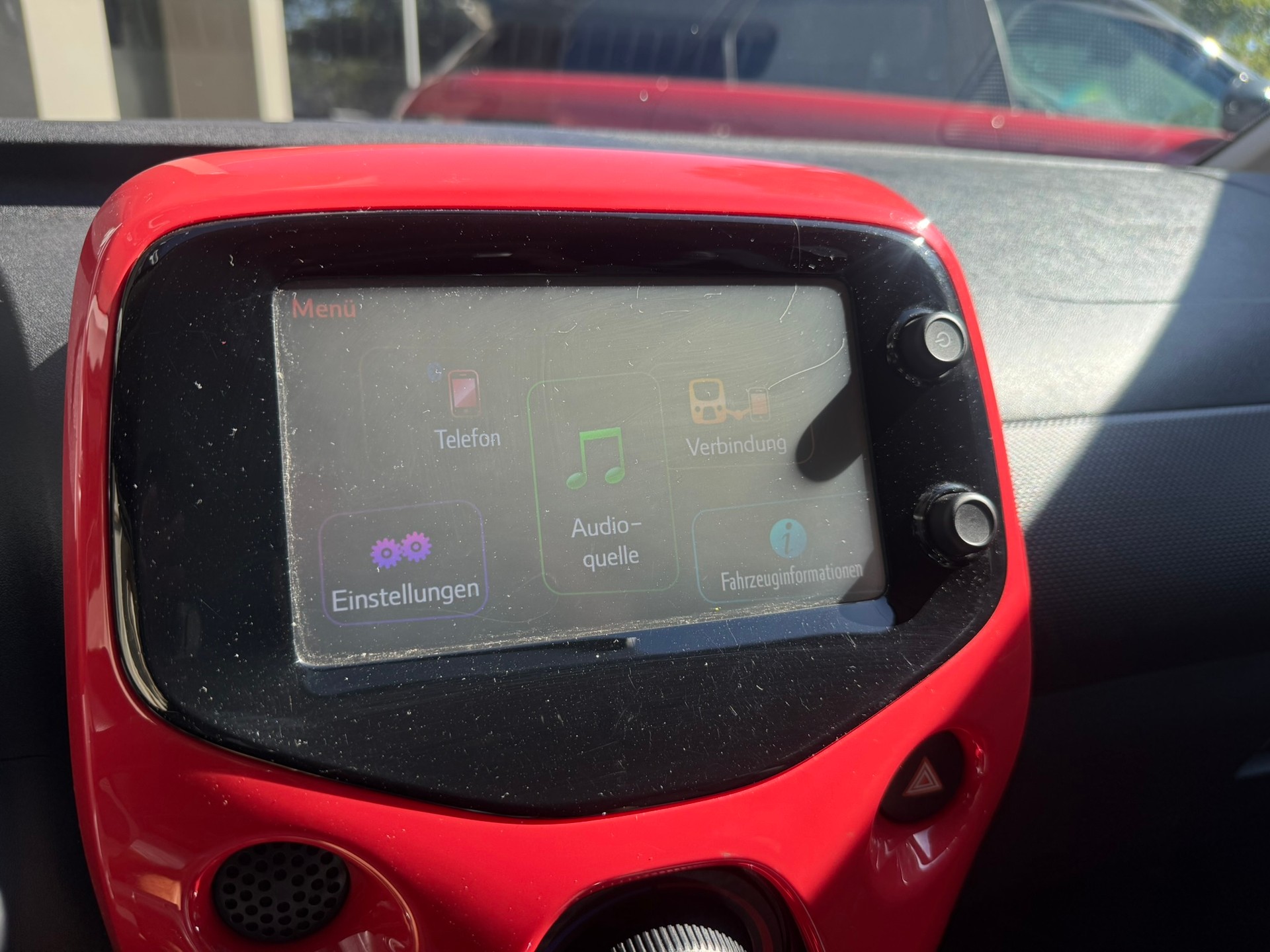 CITROEN C1 1.2 PureTech Shine Airscape-image-12