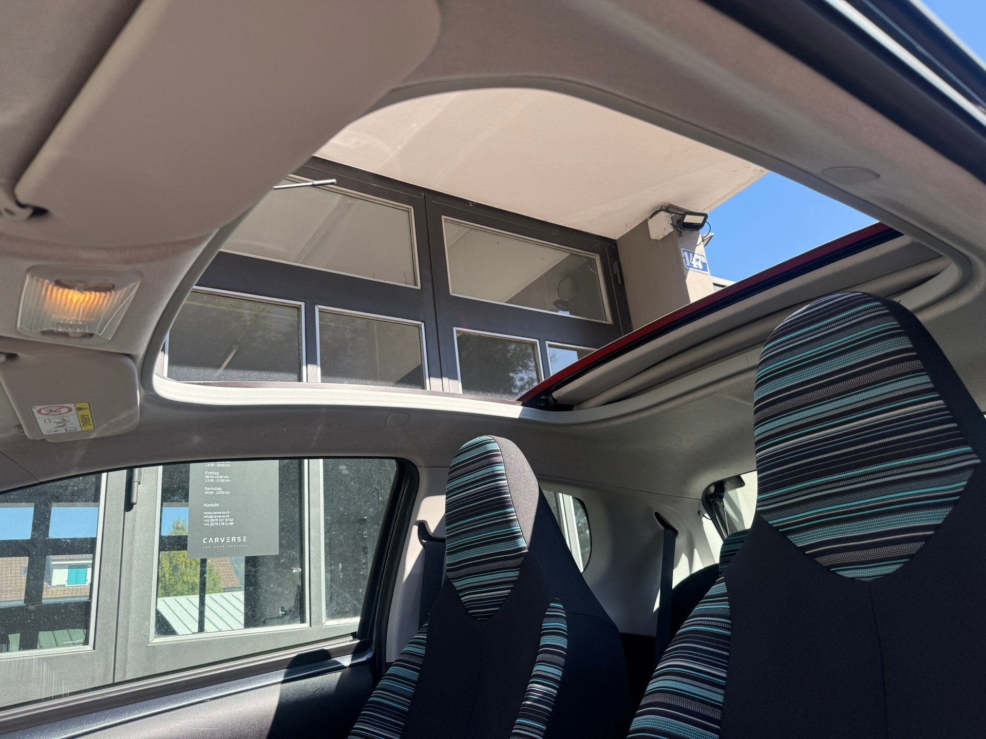 CITROEN C1 1.2 PureTech Shine Airscape-image-9