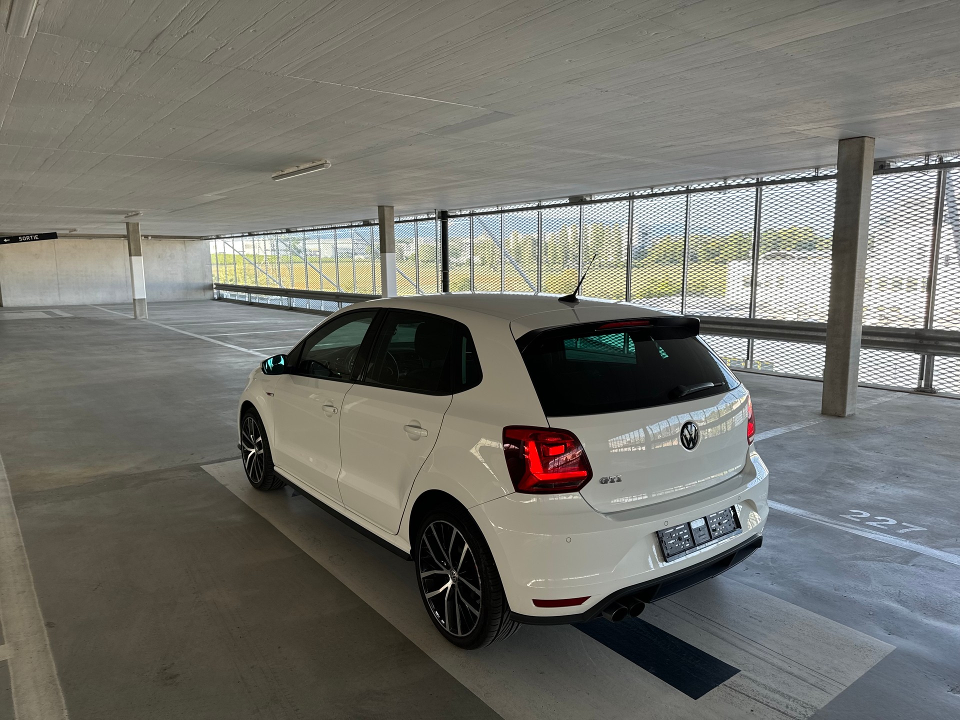 VW Polo 1.8 TSI GTI DSG-image-7