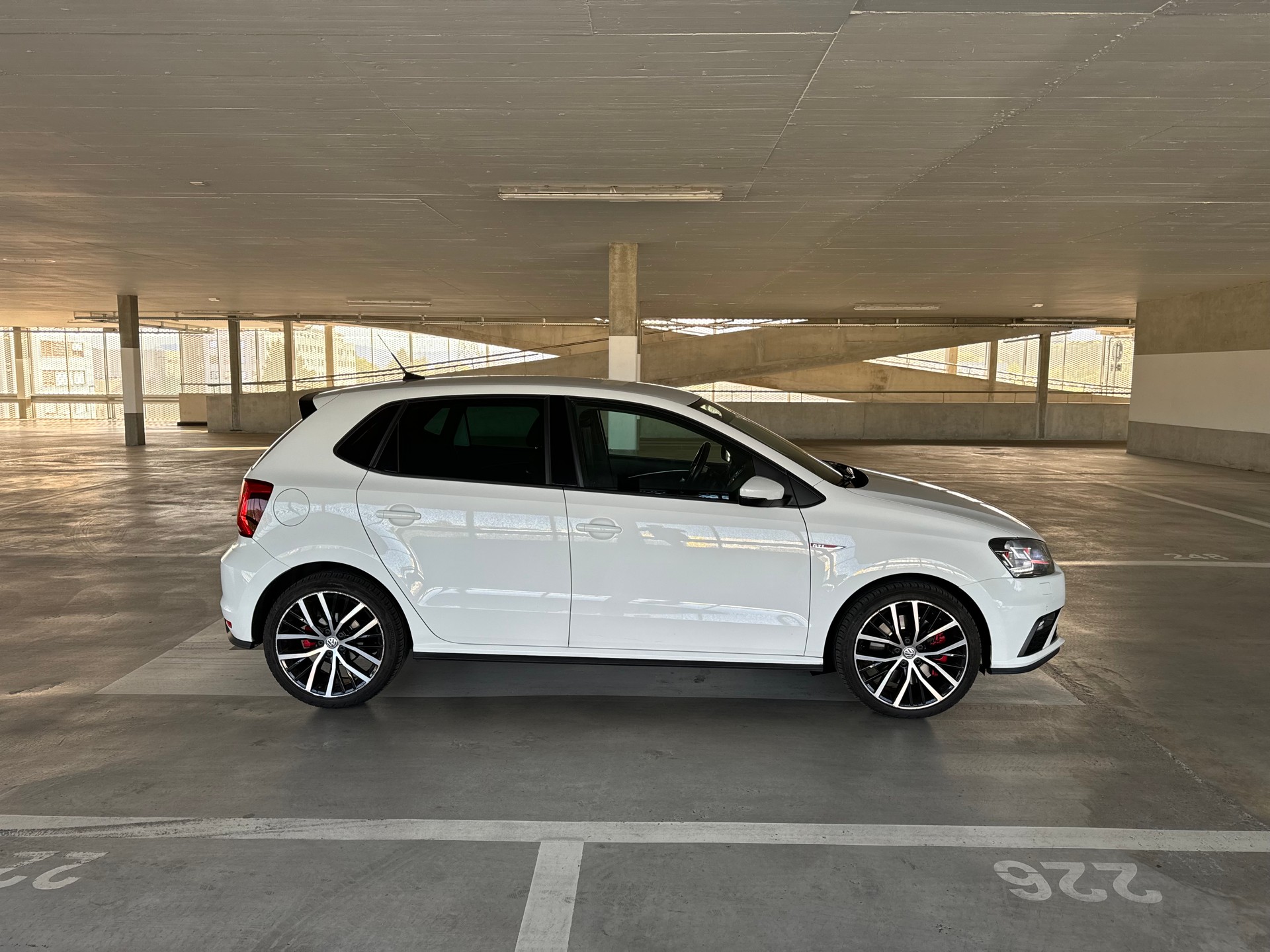 VW Polo 1.8 TSI GTI DSG-image-3