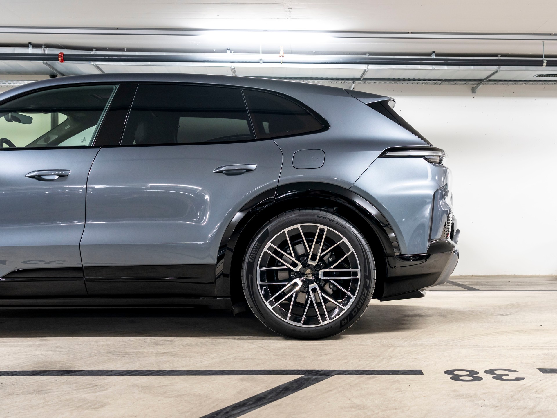 PORSCHE Cayenne Turbo Electric 113 kWh-image-8