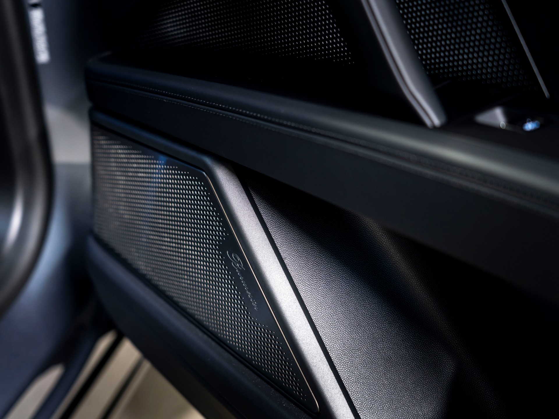 PORSCHE Cayenne Turbo Electric 113 kWh-image-19