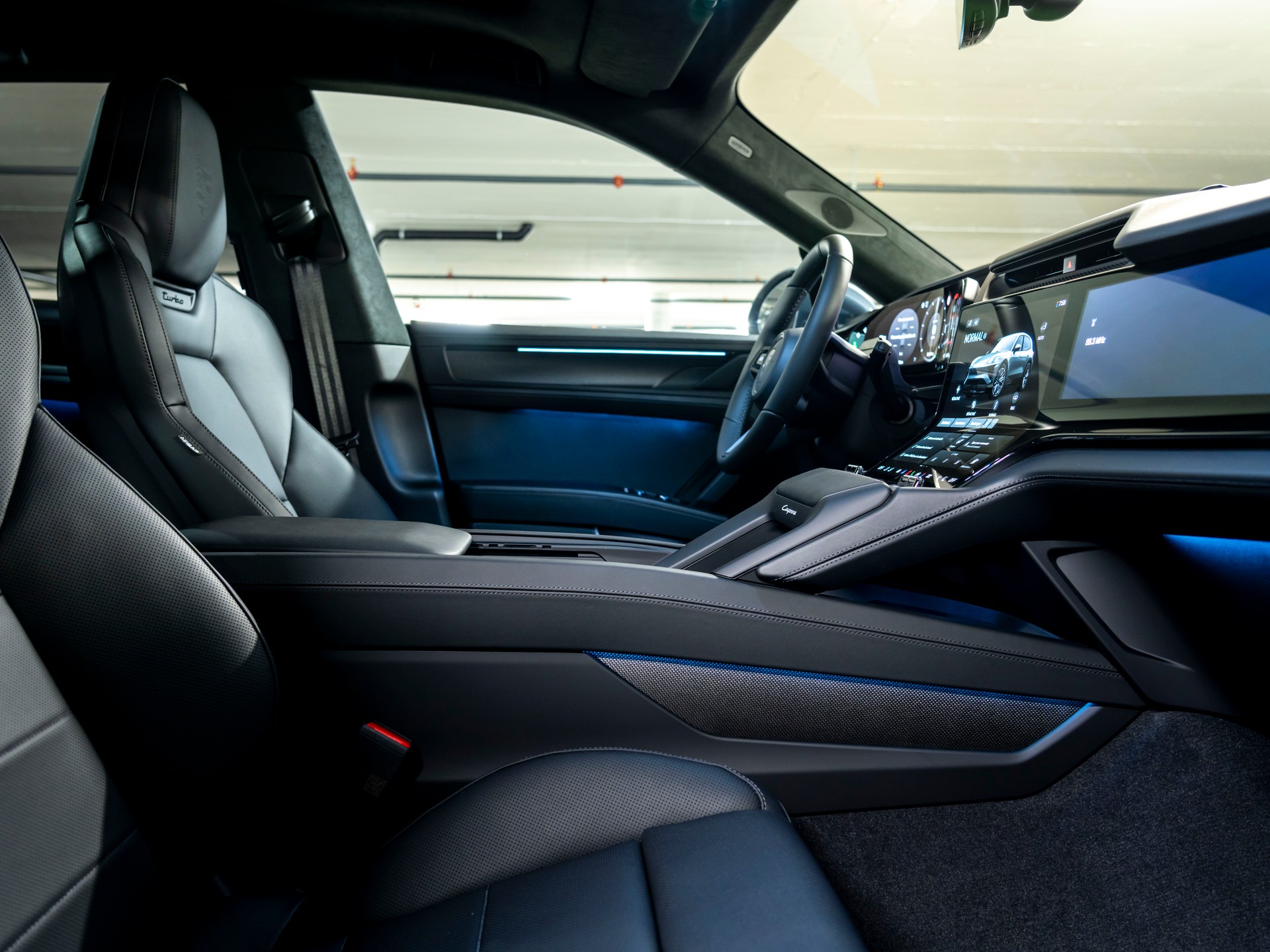 PORSCHE Cayenne Turbo Electric 113 kWh-image-25