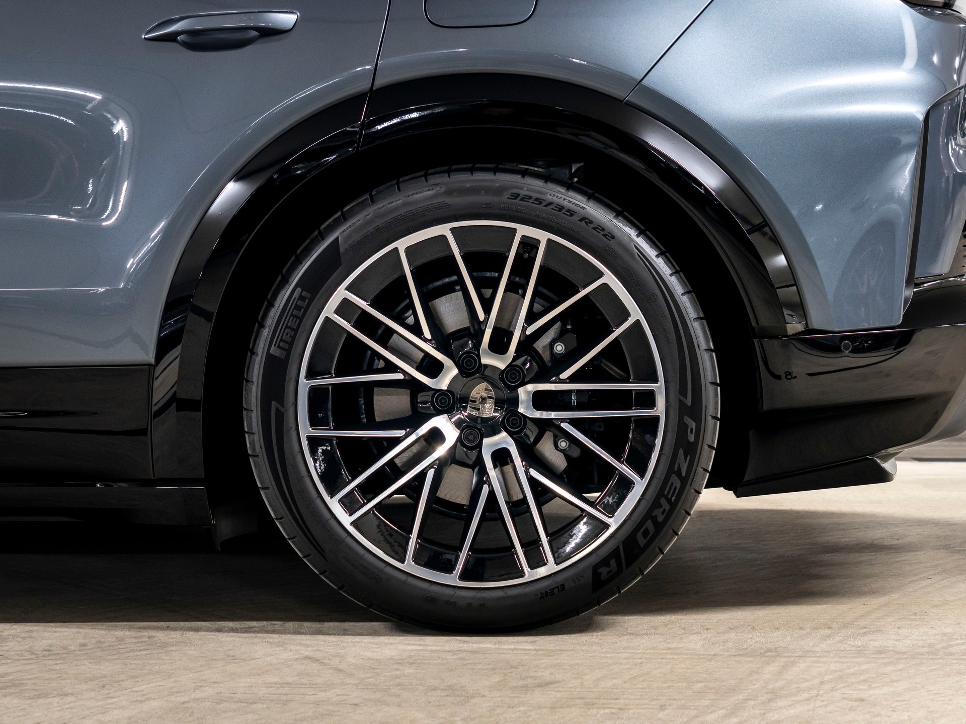 PORSCHE Cayenne Turbo Electric 113 kWh-image-7