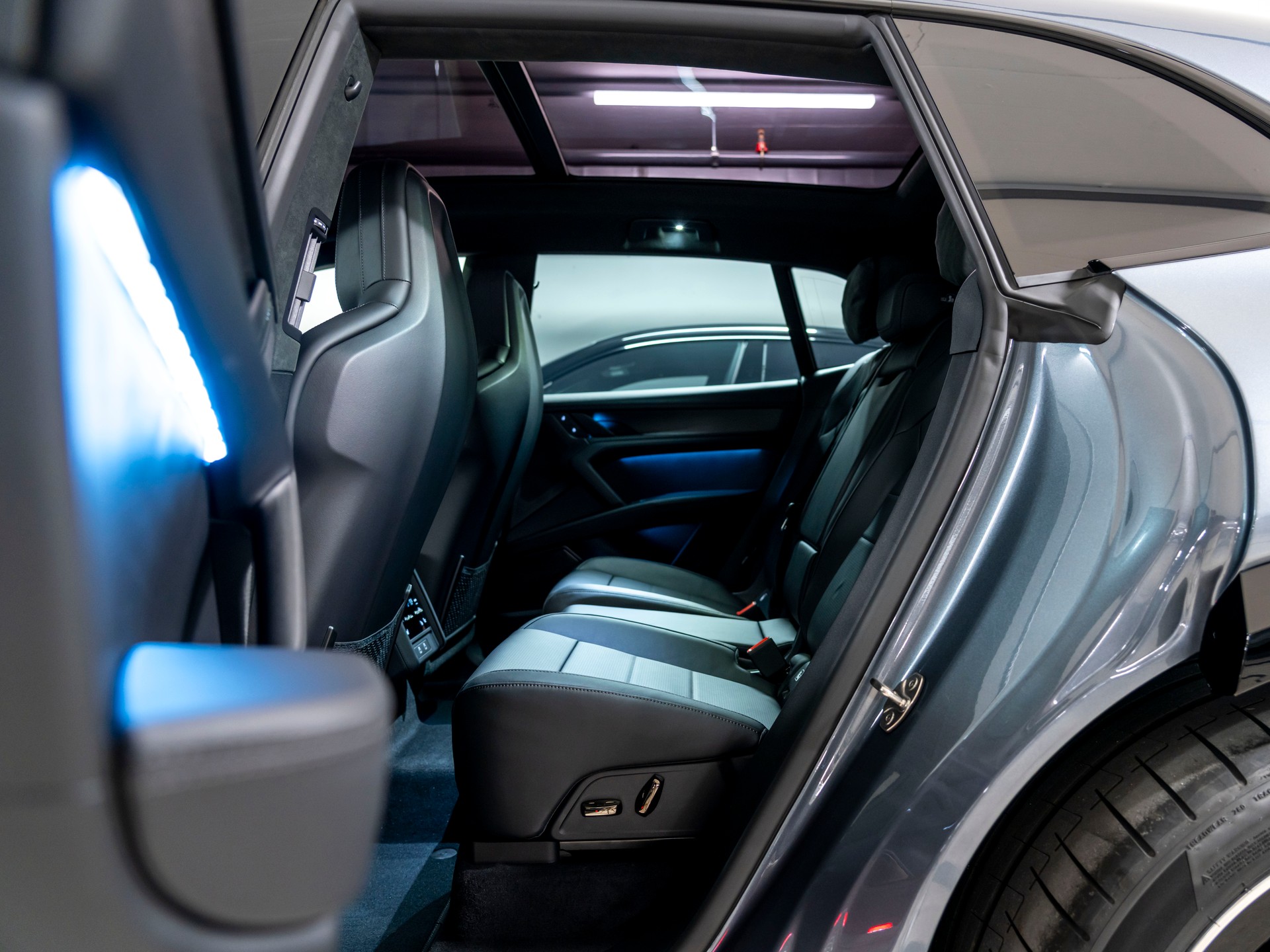 PORSCHE Cayenne Turbo Electric 113 kWh-image-22