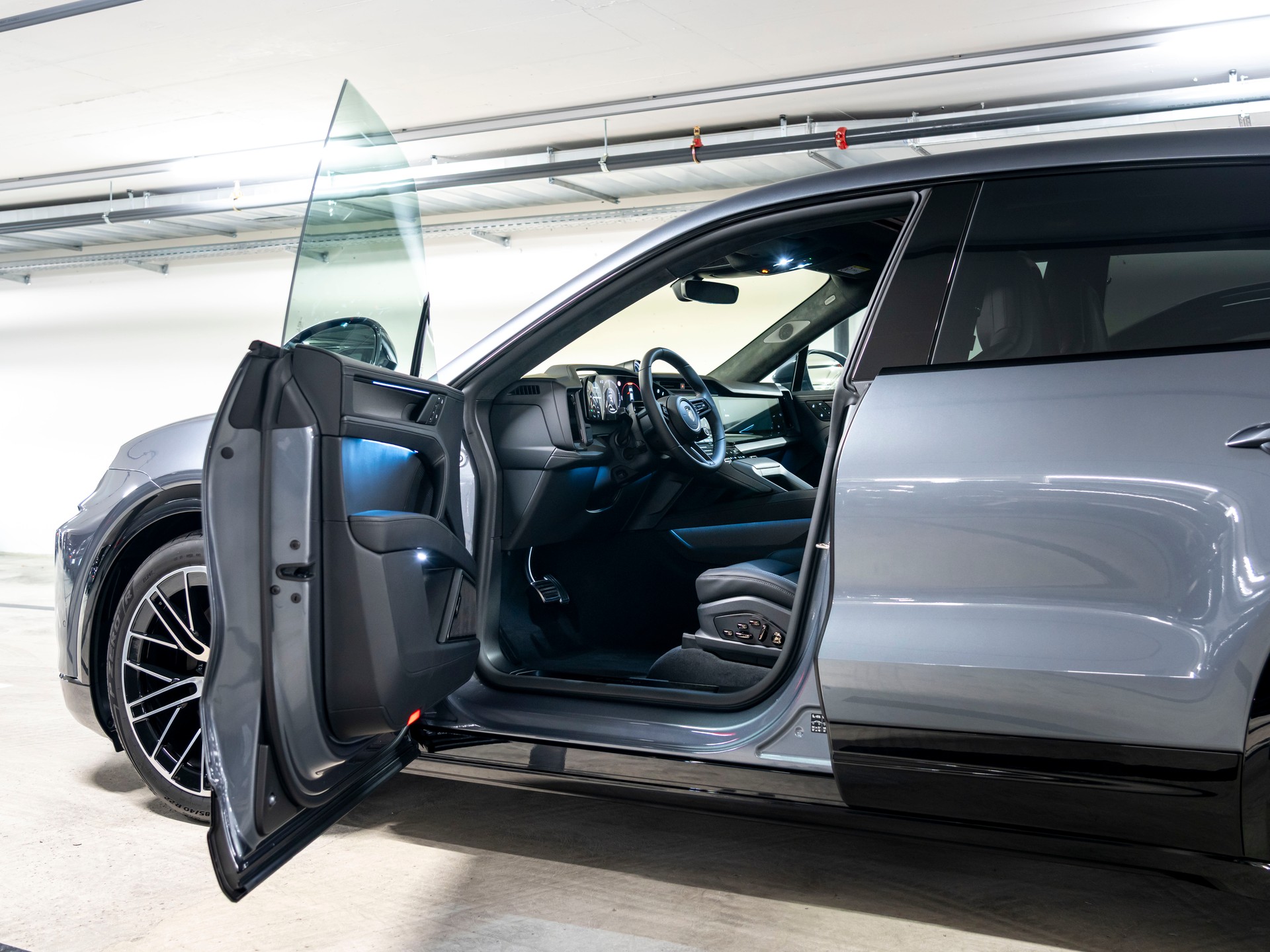 PORSCHE Cayenne Turbo Electric 113 kWh-image-9