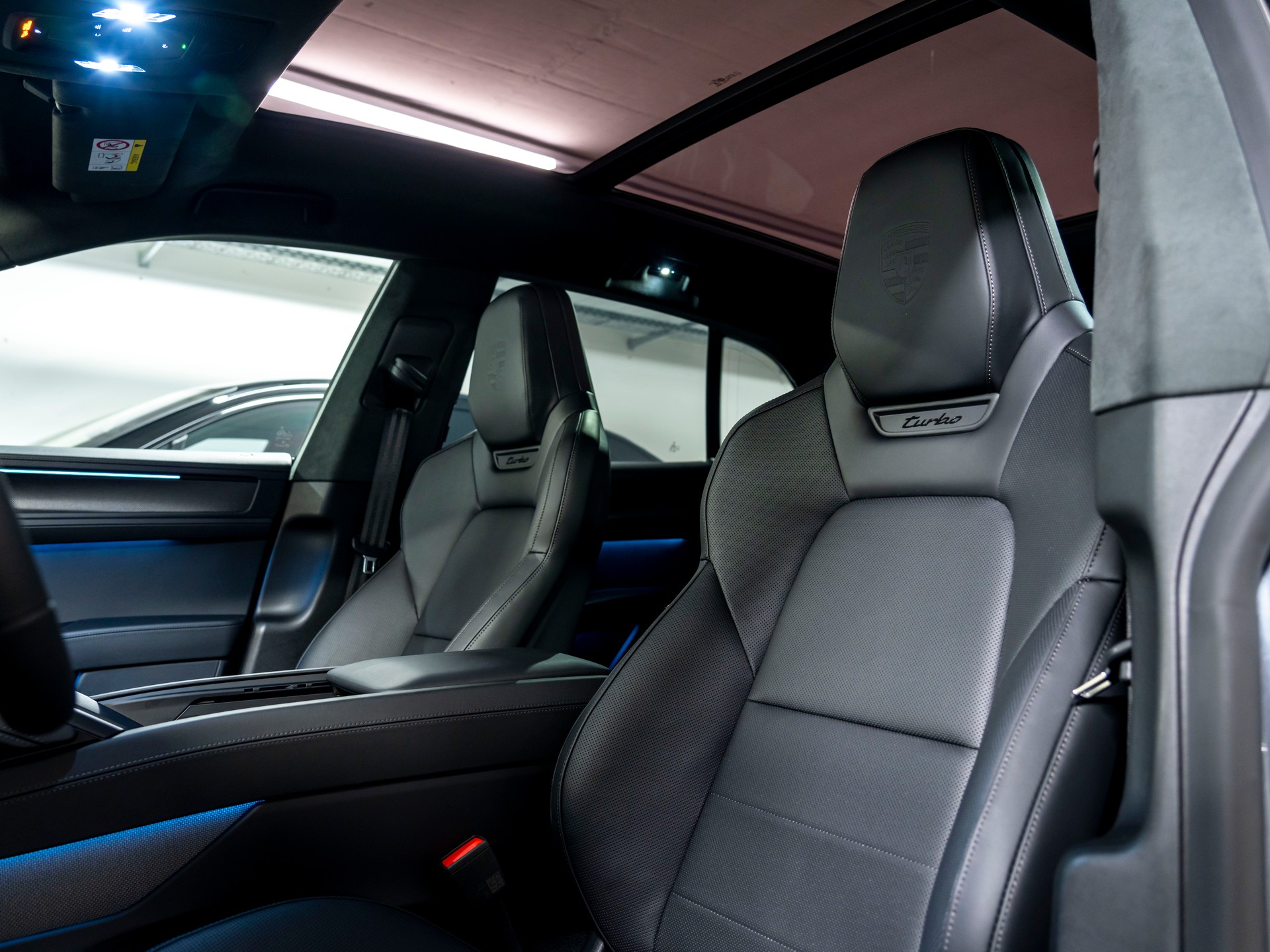 PORSCHE Cayenne Turbo Electric 113 kWh-image-15