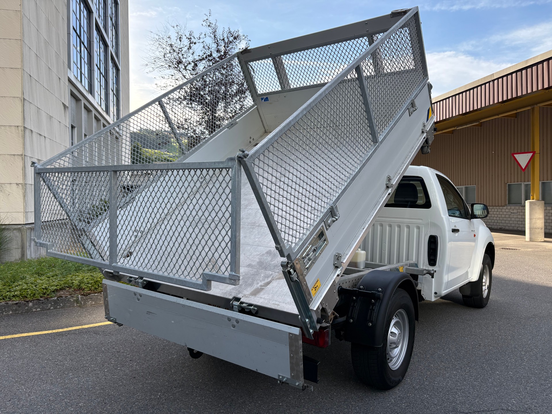 ISUZU D-MAX 1.9 SingleCab Satellite 4x4-image-2