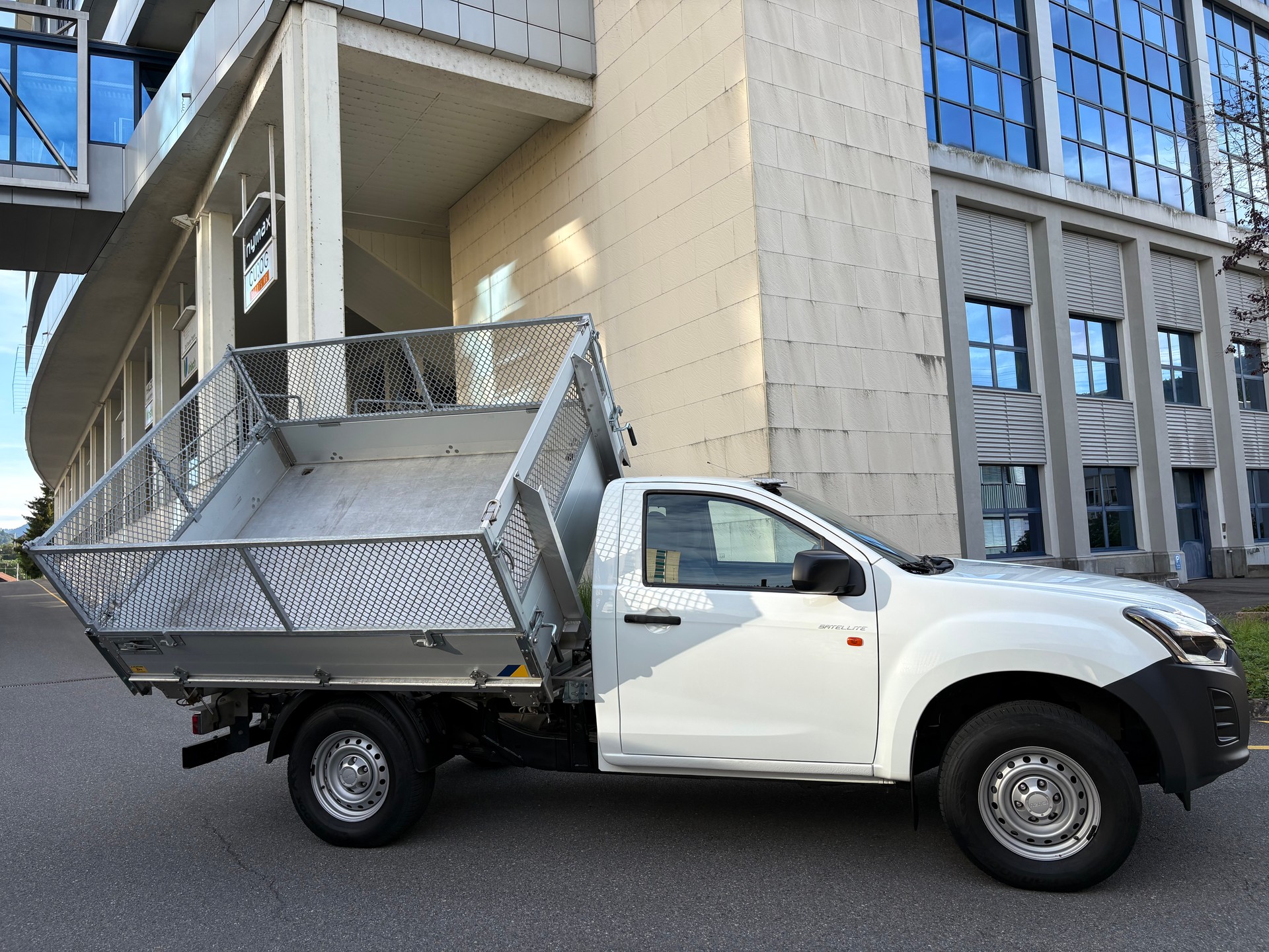 ISUZU D-MAX 1.9 SingleCab Satellite 4x4-image-0