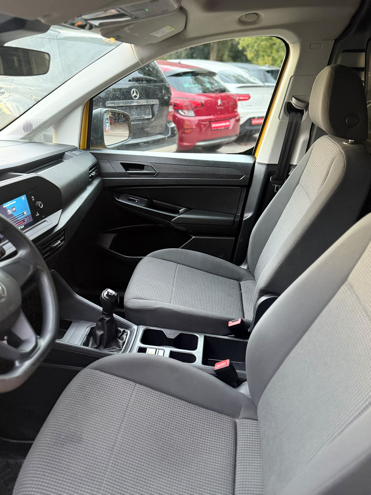 VW Caddy Cargo 2.0TDI Maxi 4Motion-image-6