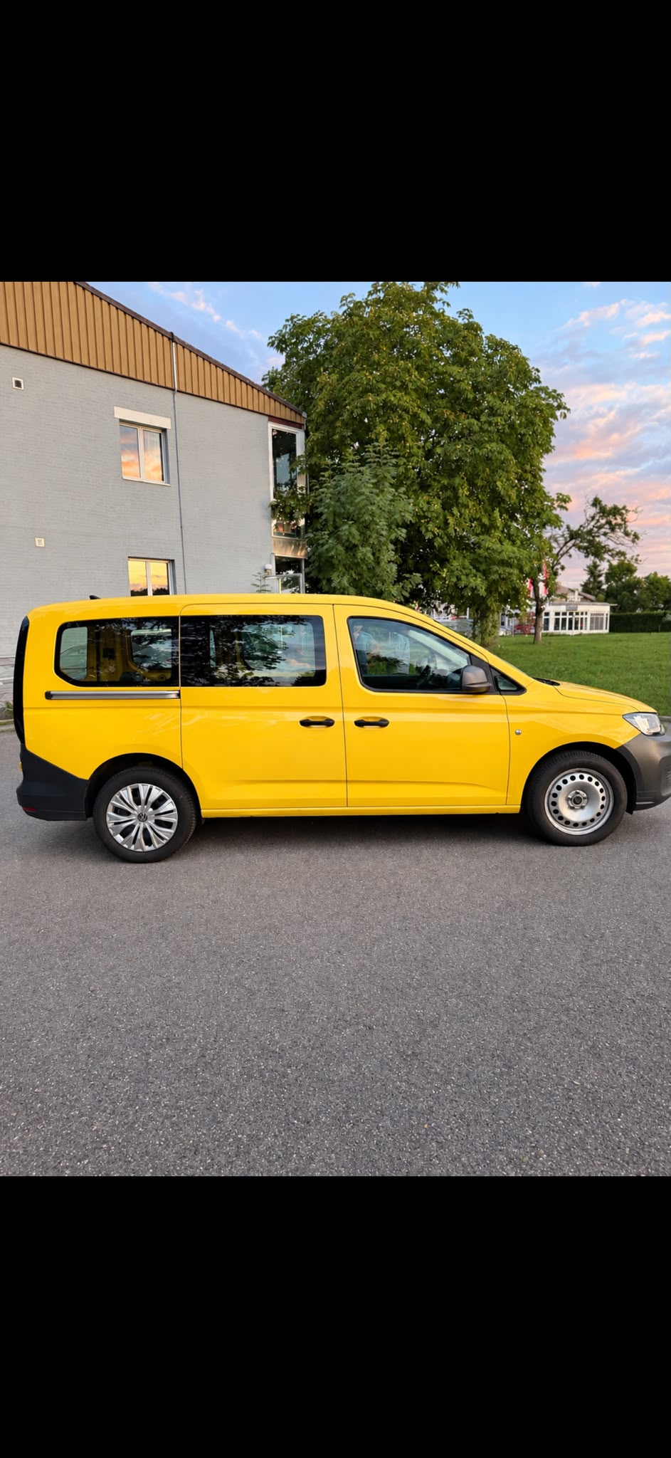 VW Caddy Cargo 2.0TDI Maxi 4Motion-image-5