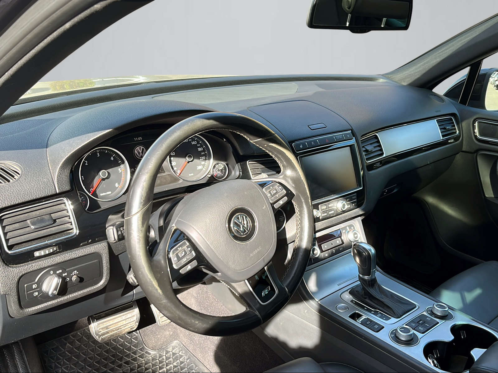 VW Touareg 3.0 TDI BMT Peak Tiptronic-image-5