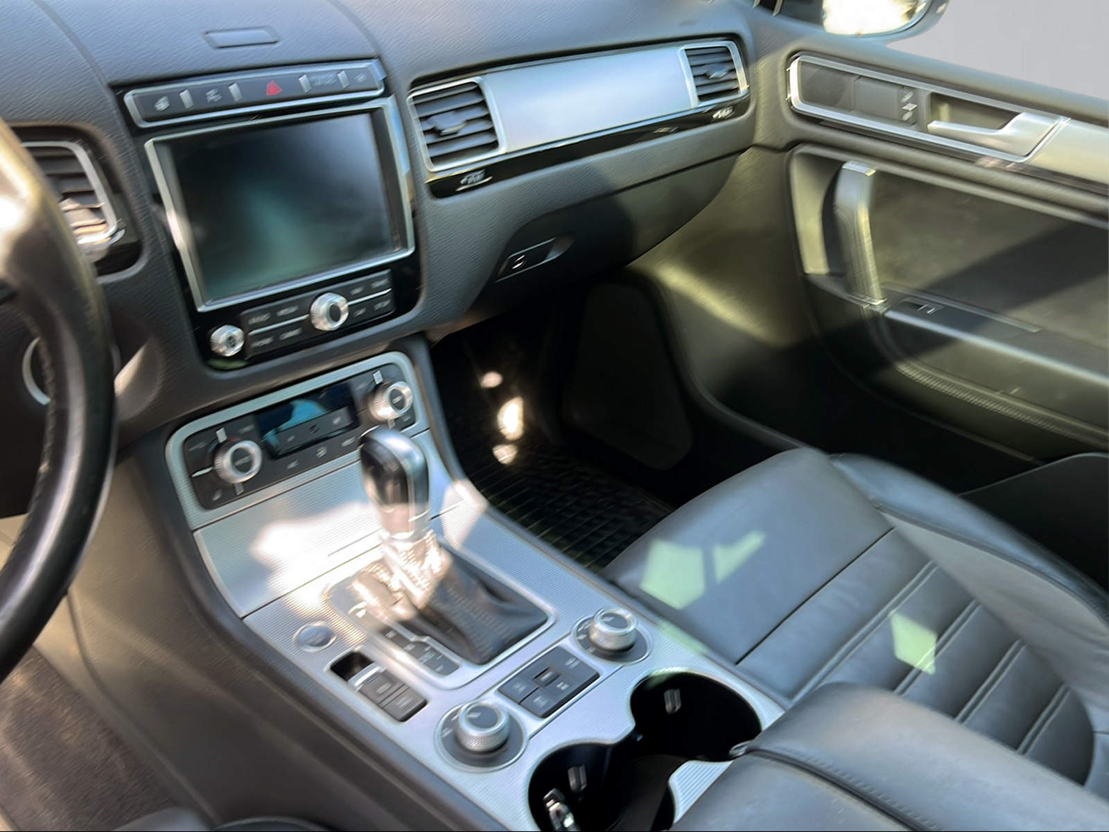 VW Touareg 3.0 TDI BMT Peak Tiptronic-image-6