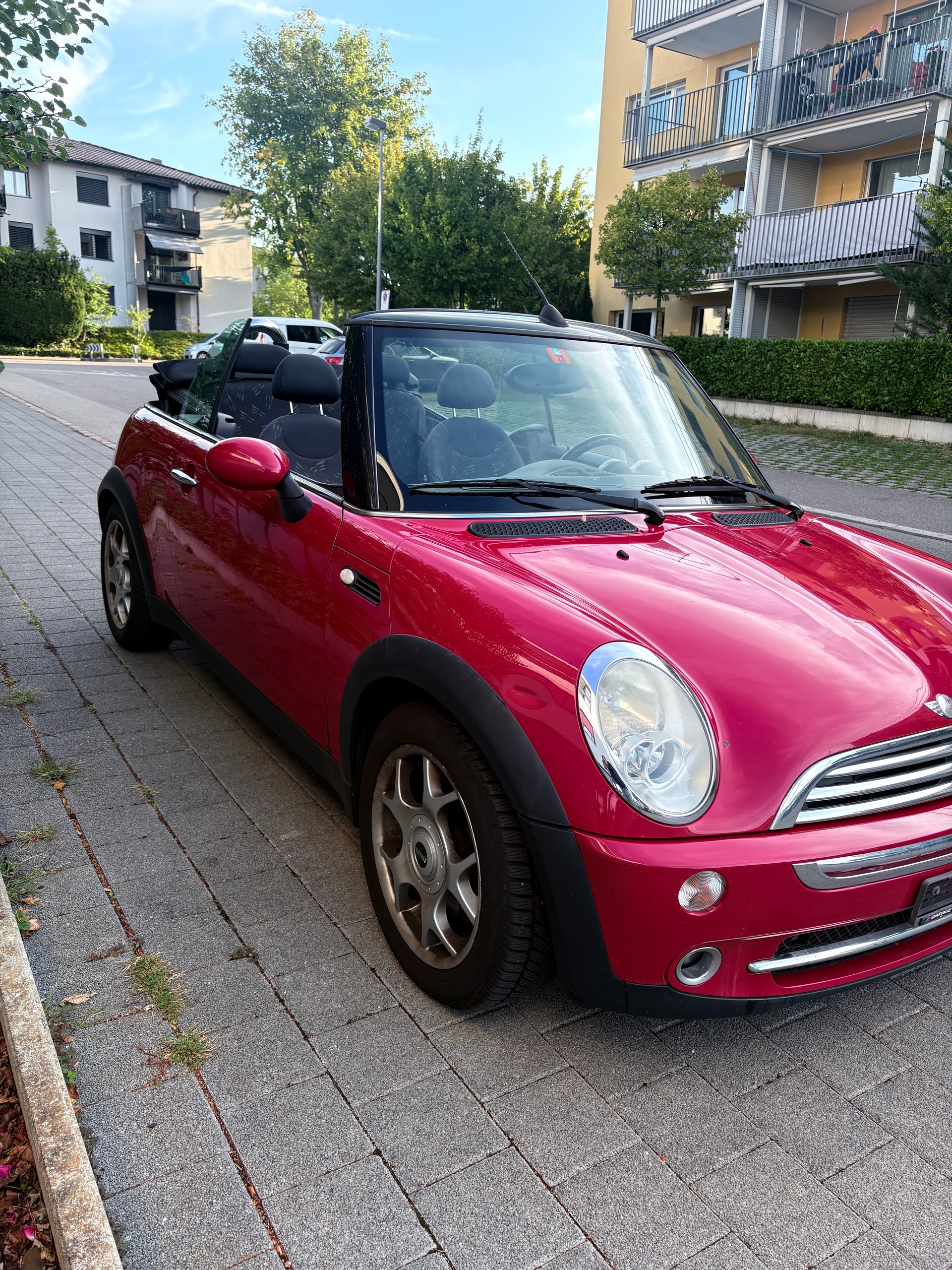 MINI One Cabriolet-image-4
