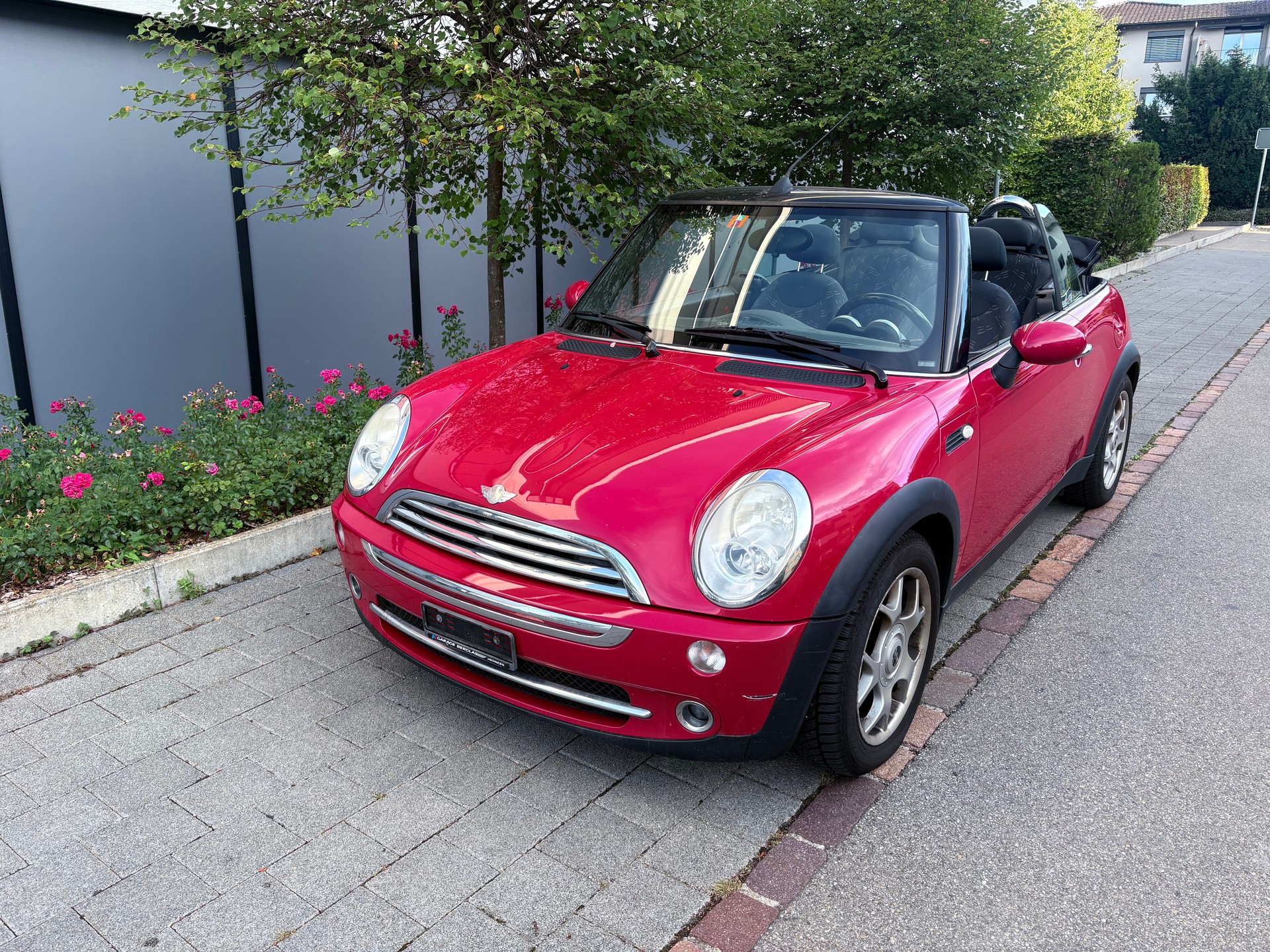 MINI One Cabriolet-image-0