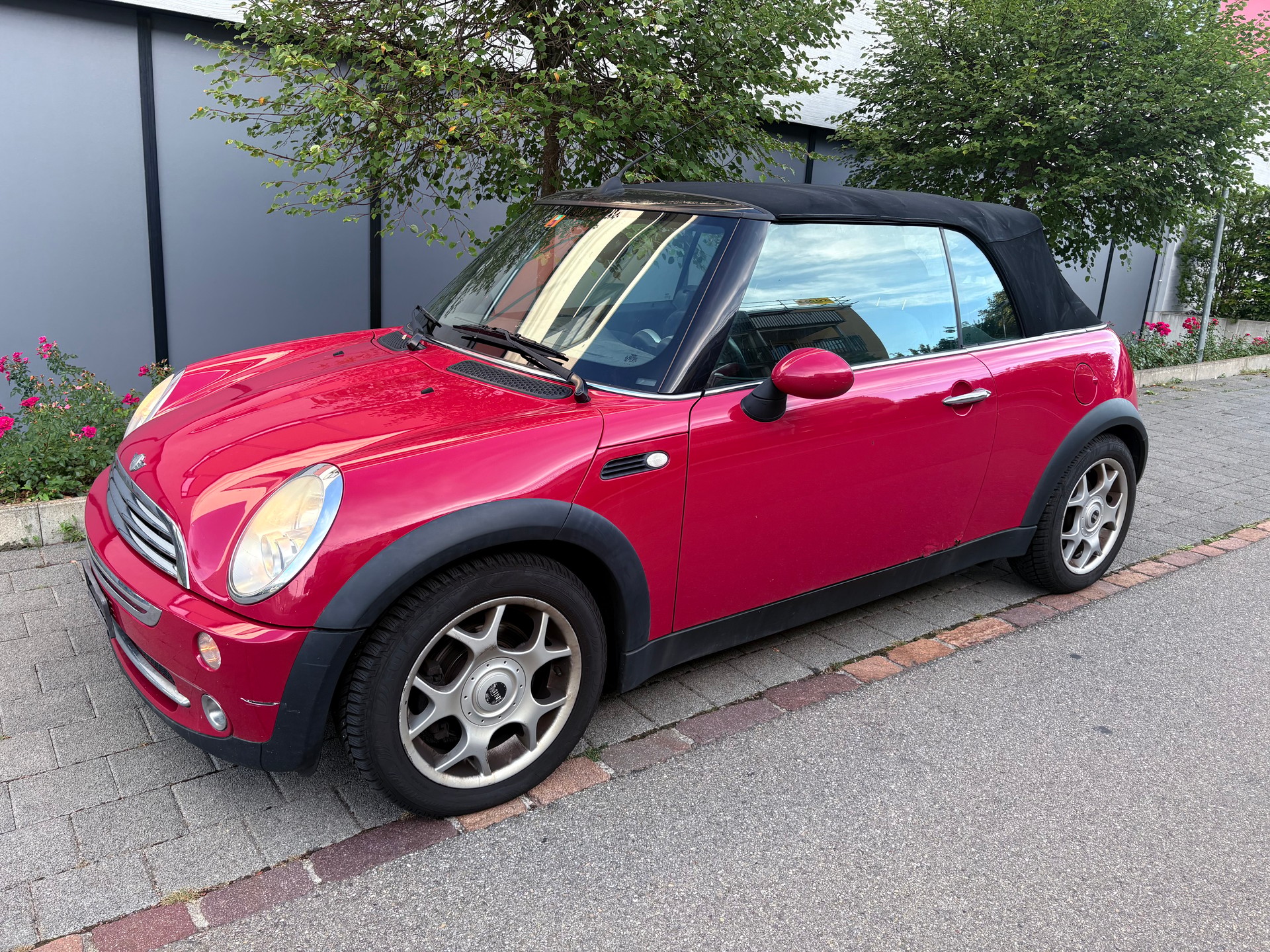 MINI One Cabriolet-image-6