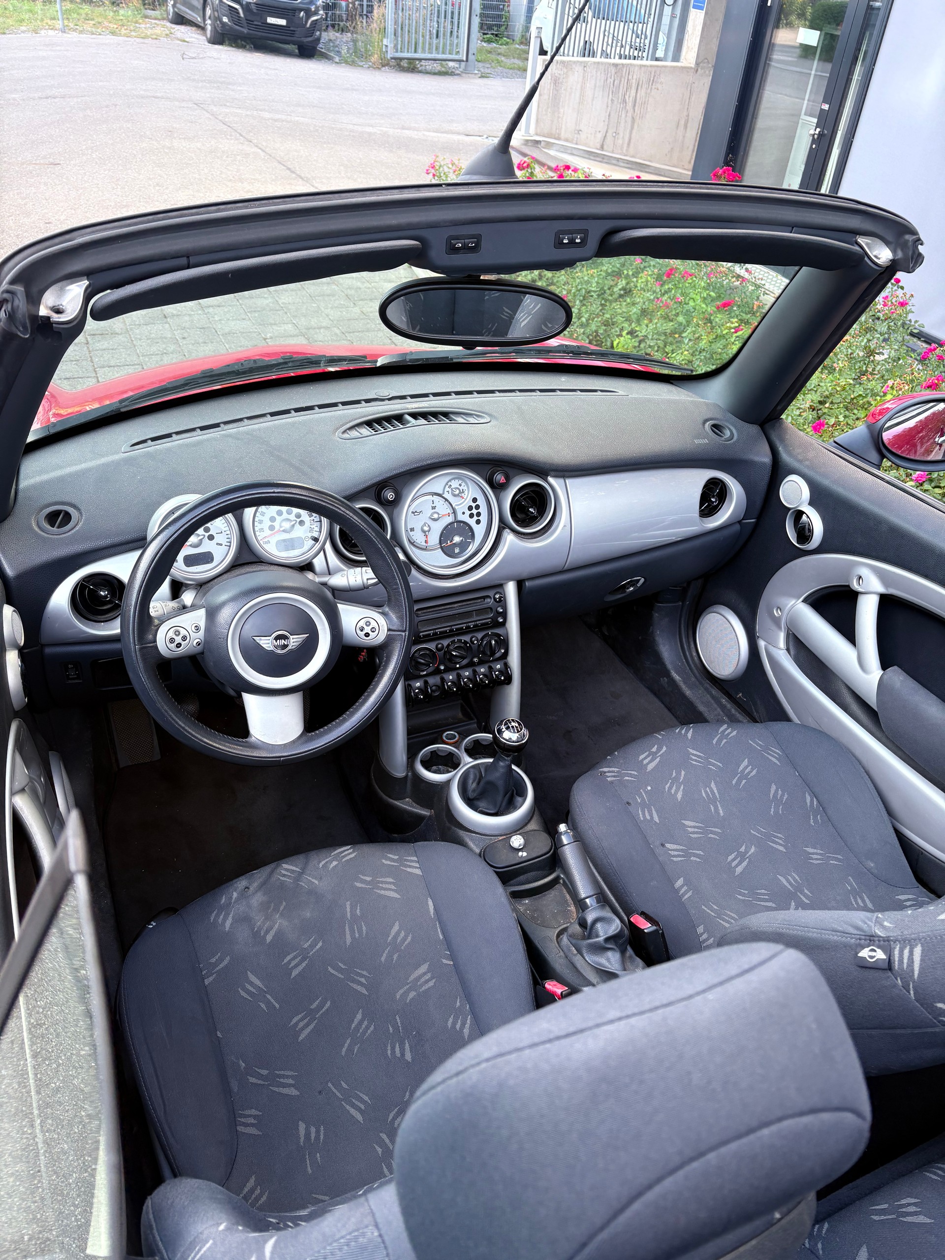 MINI One Cabriolet-image-5