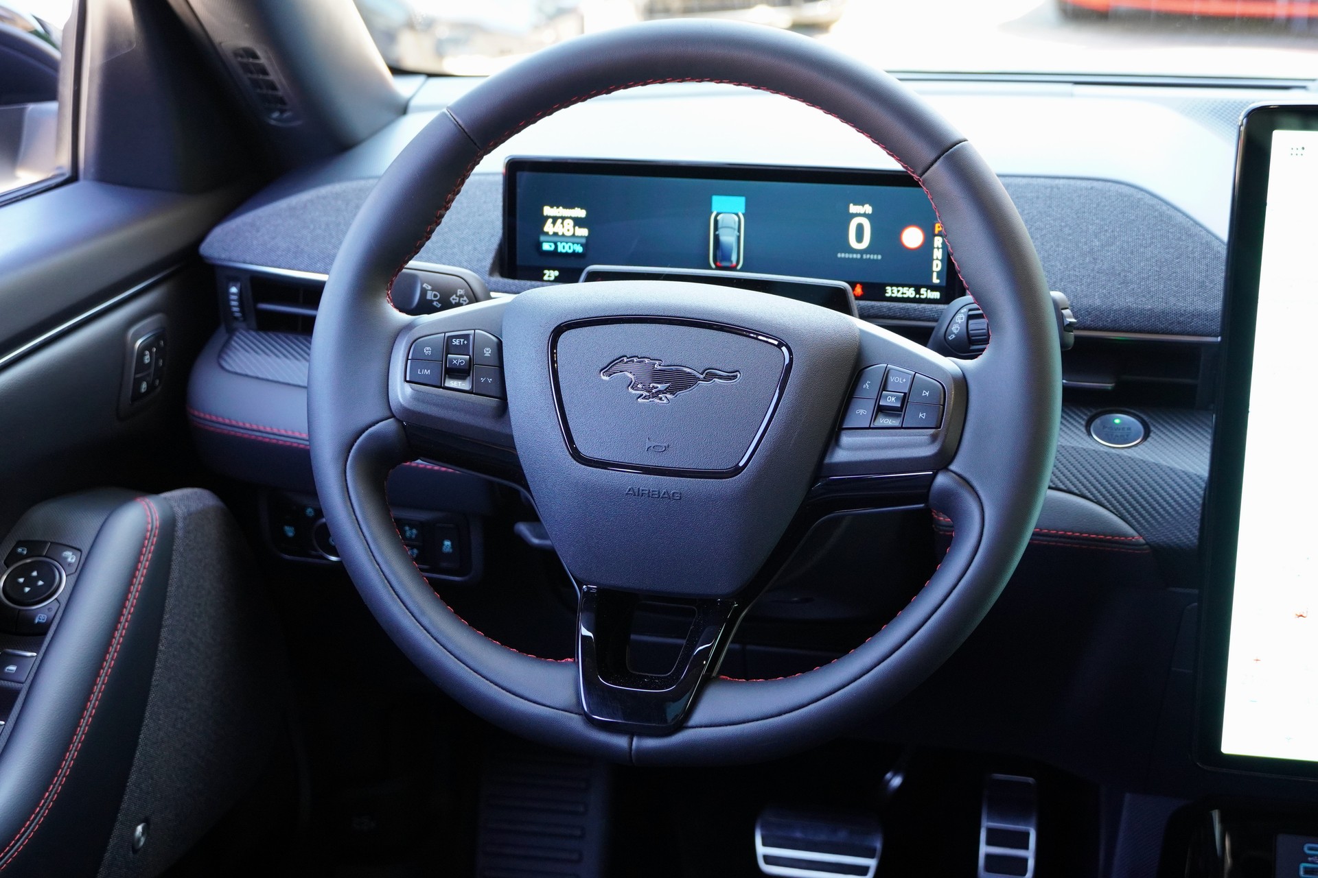 FORD Mustang MACH-E Premium AWD 88 kWh-image-16