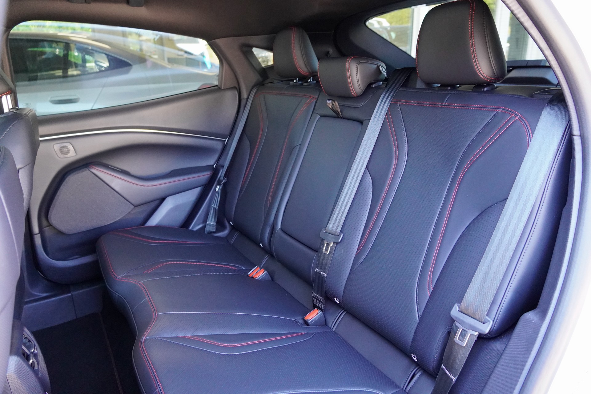 FORD Mustang MACH-E Premium AWD 88 kWh-image-14