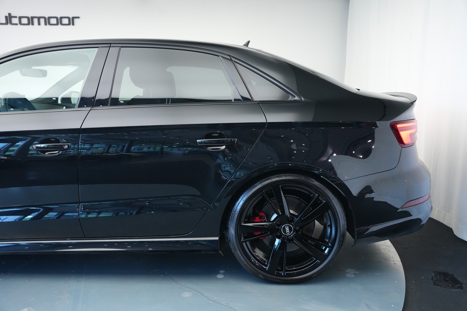 AUDI RS3 Limousine 2.5 TSI quattro S-tronic*CH Fahrzeug* *Carbon Lenkrad* *Magnetic Ride*-image-40