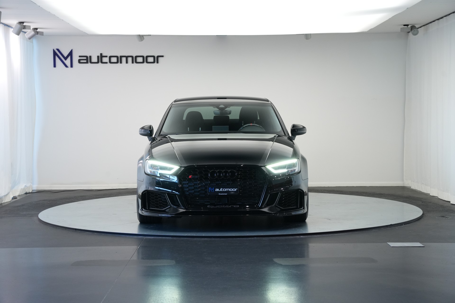 AUDI RS3 Limousine 2.5 TSI quattro S-tronic*CH Fahrzeug* *Carbon Lenkrad* *Magnetic Ride*-image-1
