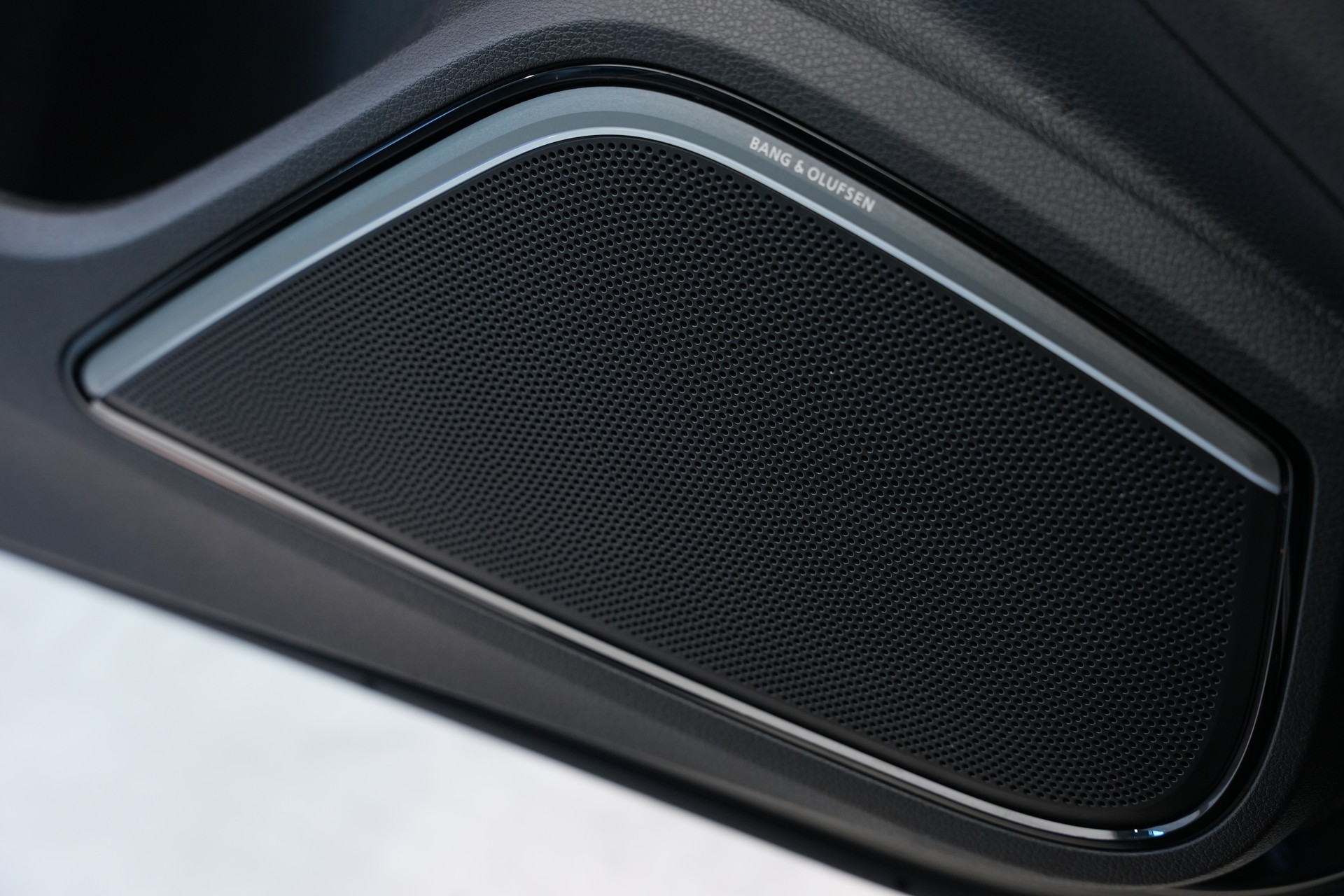 AUDI RS3 Limousine 2.5 TSI quattro S-tronic*CH Fahrzeug* *Carbon Lenkrad* *Magnetic Ride*-image-18