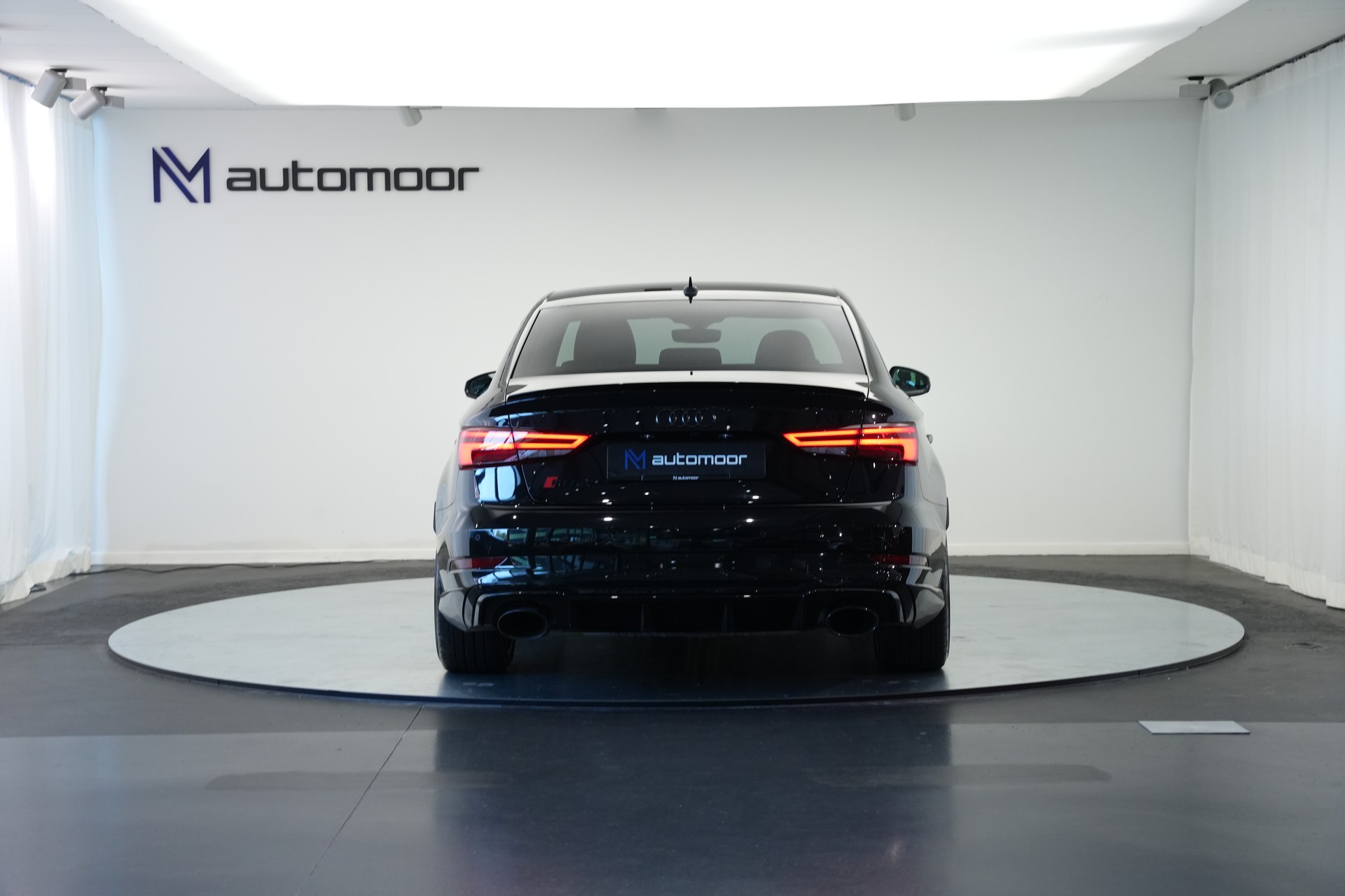 AUDI RS3 Limousine 2.5 TSI quattro S-tronic*CH Fahrzeug* *Carbon Lenkrad* *Magnetic Ride*-image-5