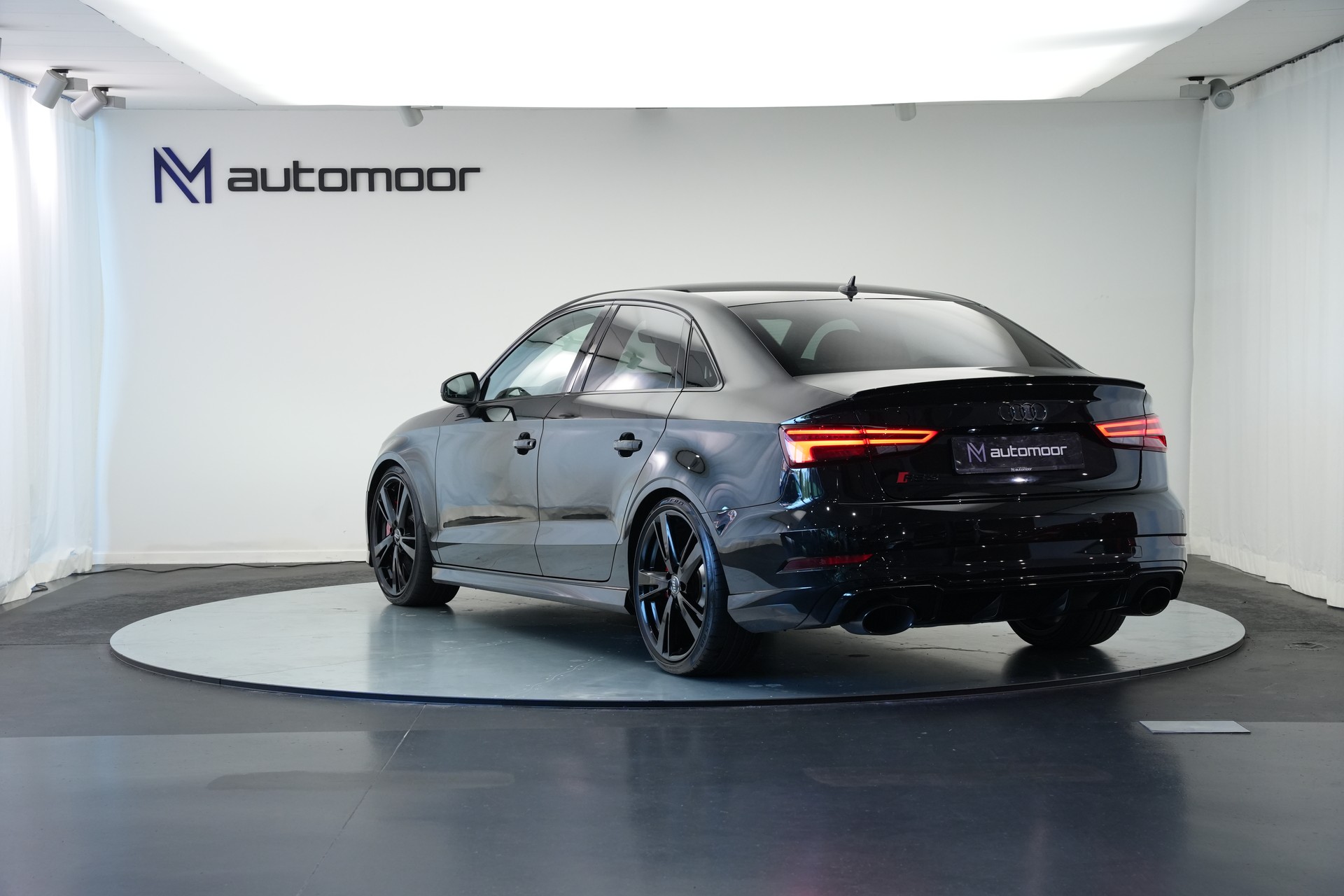 AUDI RS3 Limousine 2.5 TSI quattro S-tronic*CH Fahrzeug* *Carbon Lenkrad* *Magnetic Ride*-image-6