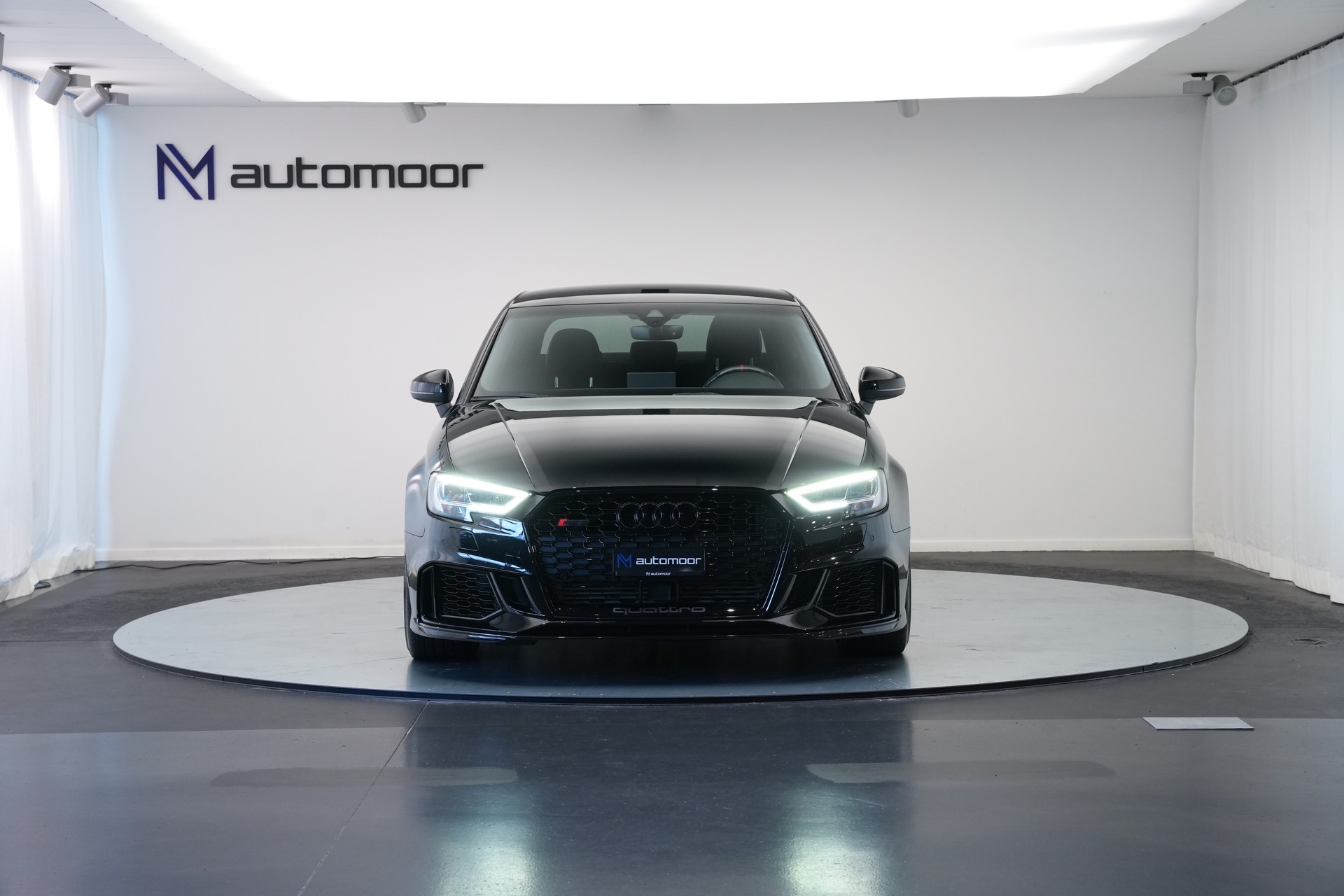 AUDI RS3 Limousine 2.5 TSI quattro S-tronic*CH Fahrzeug* *Carbon Lenkrad* *Magnetic Ride*-showroom-element-1
