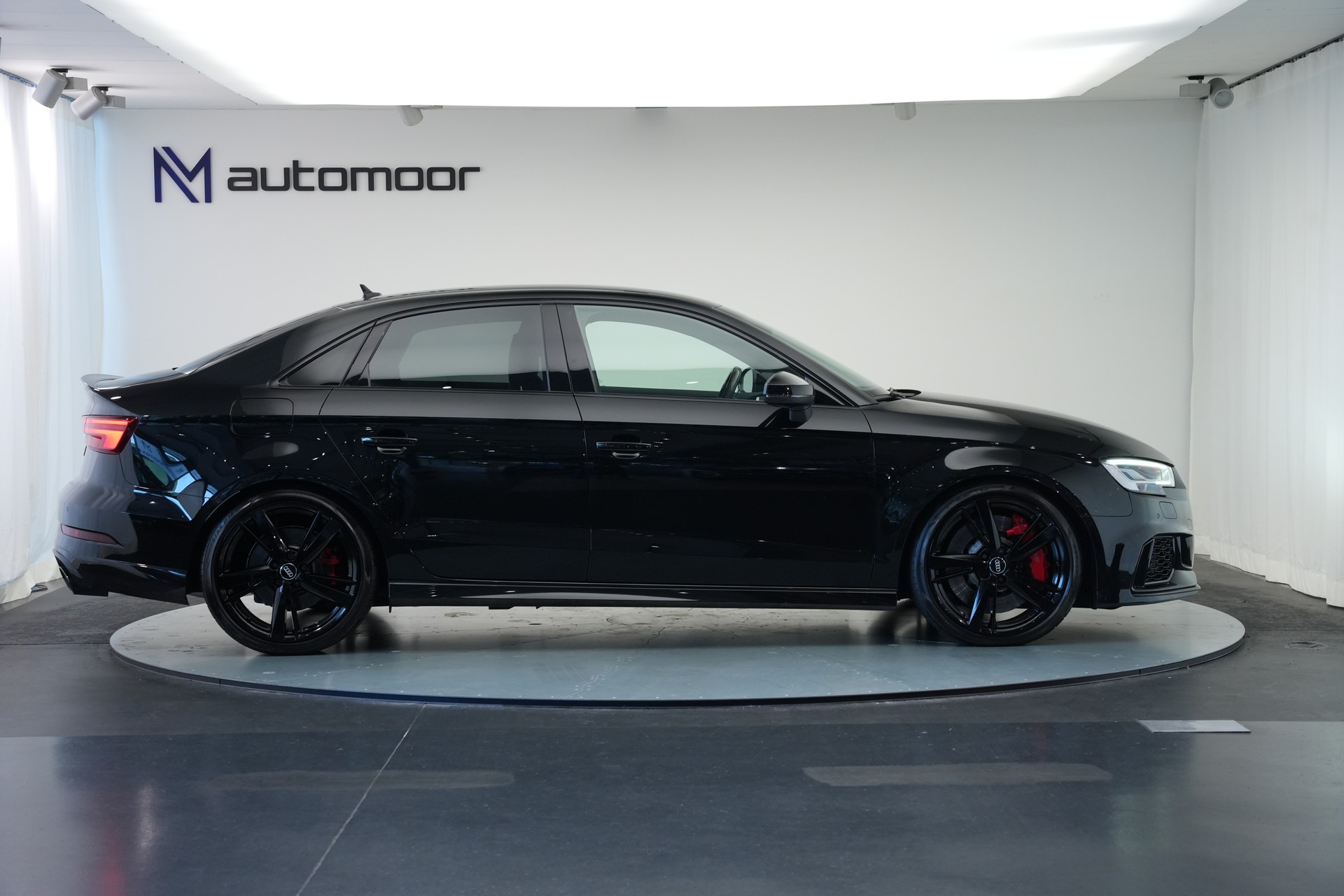 AUDI RS3 Limousine 2.5 TSI quattro S-tronic*CH Fahrzeug* *Carbon Lenkrad* *Magnetic Ride*-image-3