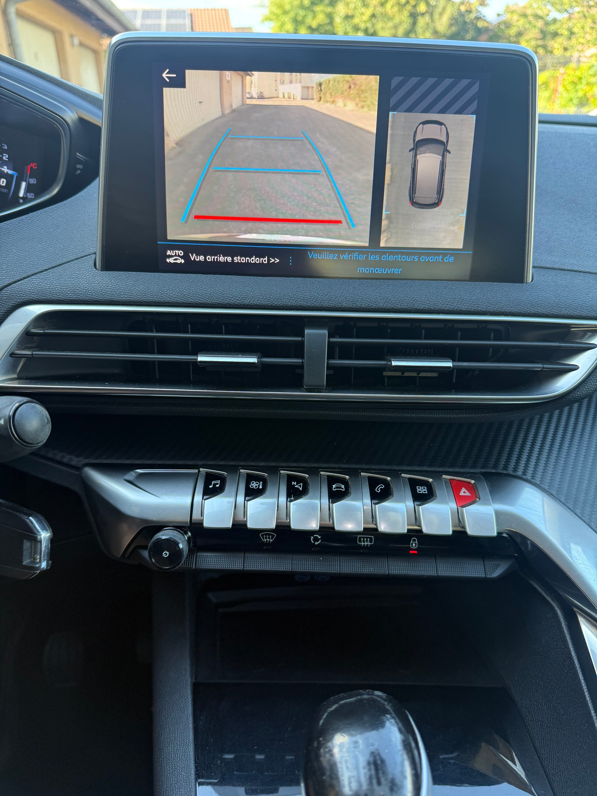 PEUGEOT 3008 1.2 Pure Tech Active-image-5