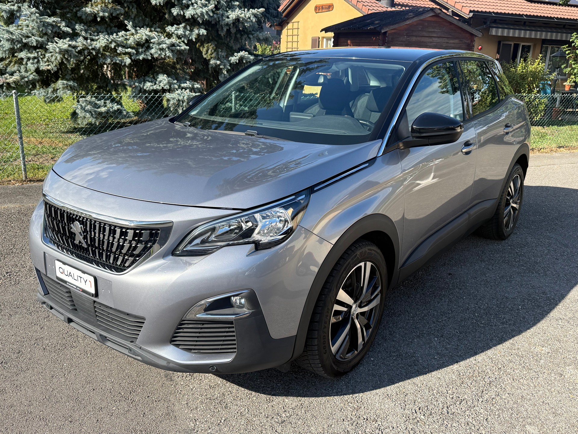 PEUGEOT 3008 1.2 Pure Tech Active-image-1
