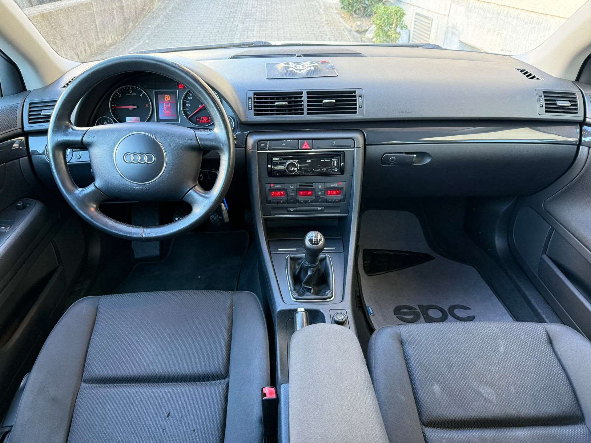 AUDI A4-image-9