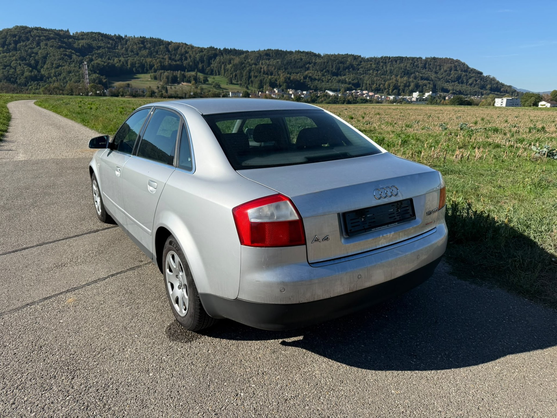 AUDI A4-image-2