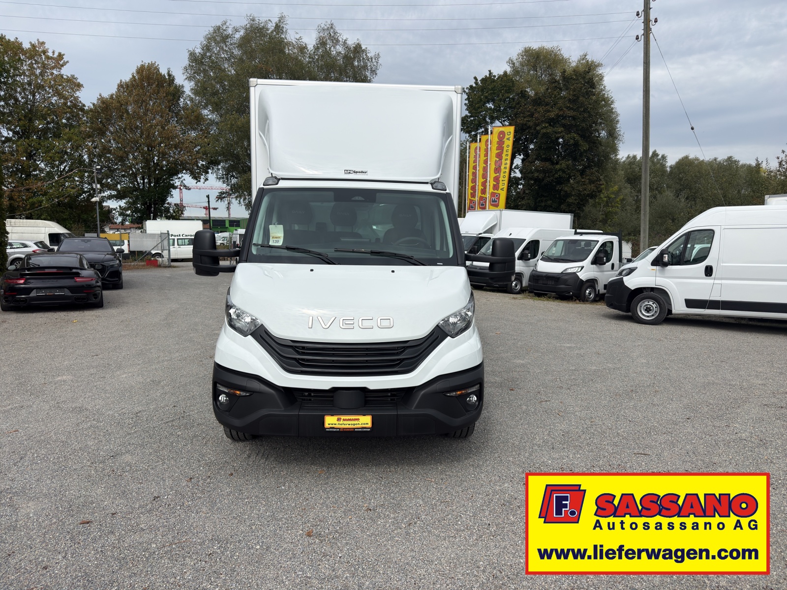IVECO Daily 35S18 HI-MATIC Ultra Light Koffer mit Hebebühne CH Fahrzeug-image-2
