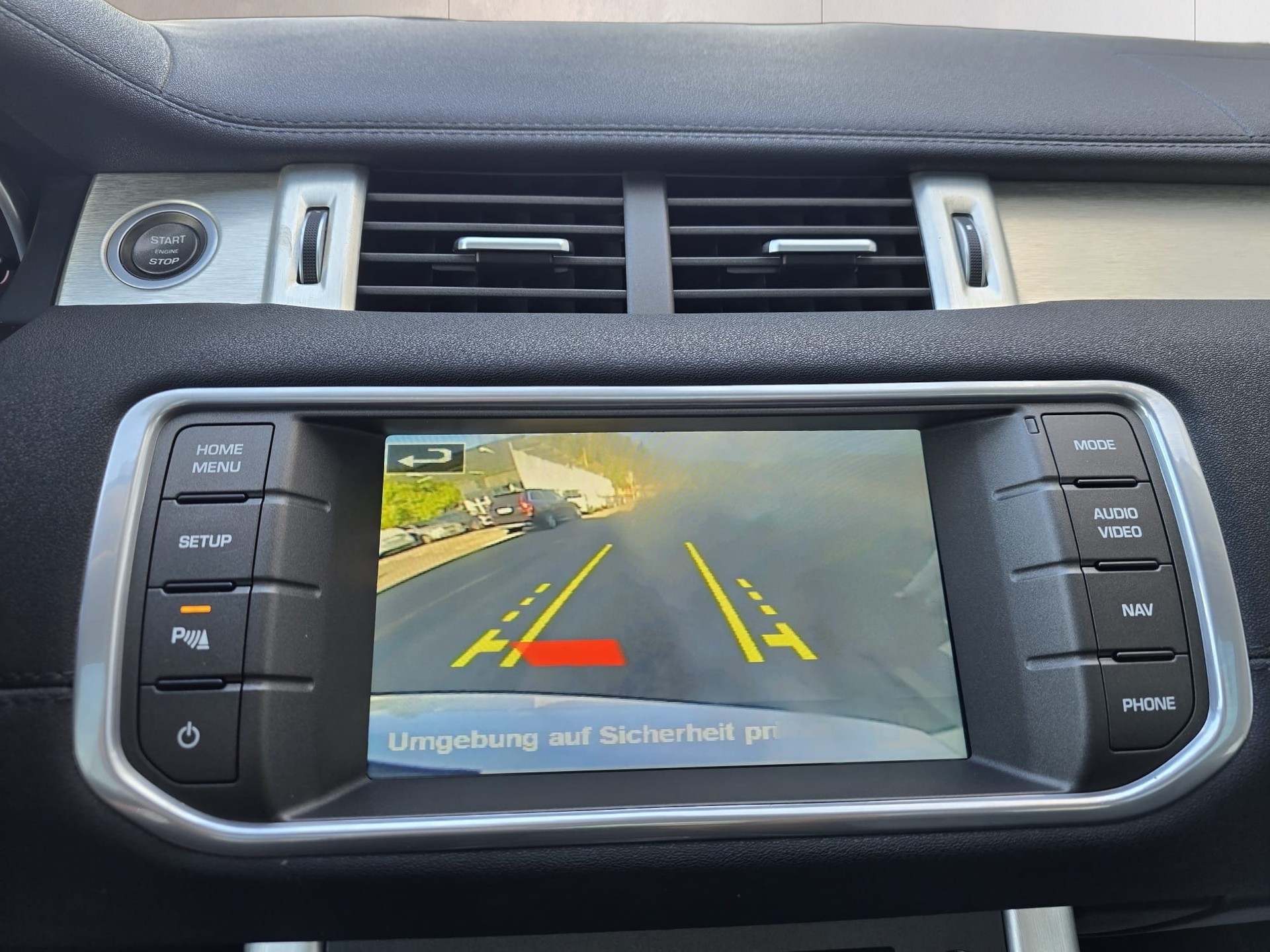 LAND ROVER Range Rover Evoque 2.2 SD4 Pure AT9-image-11