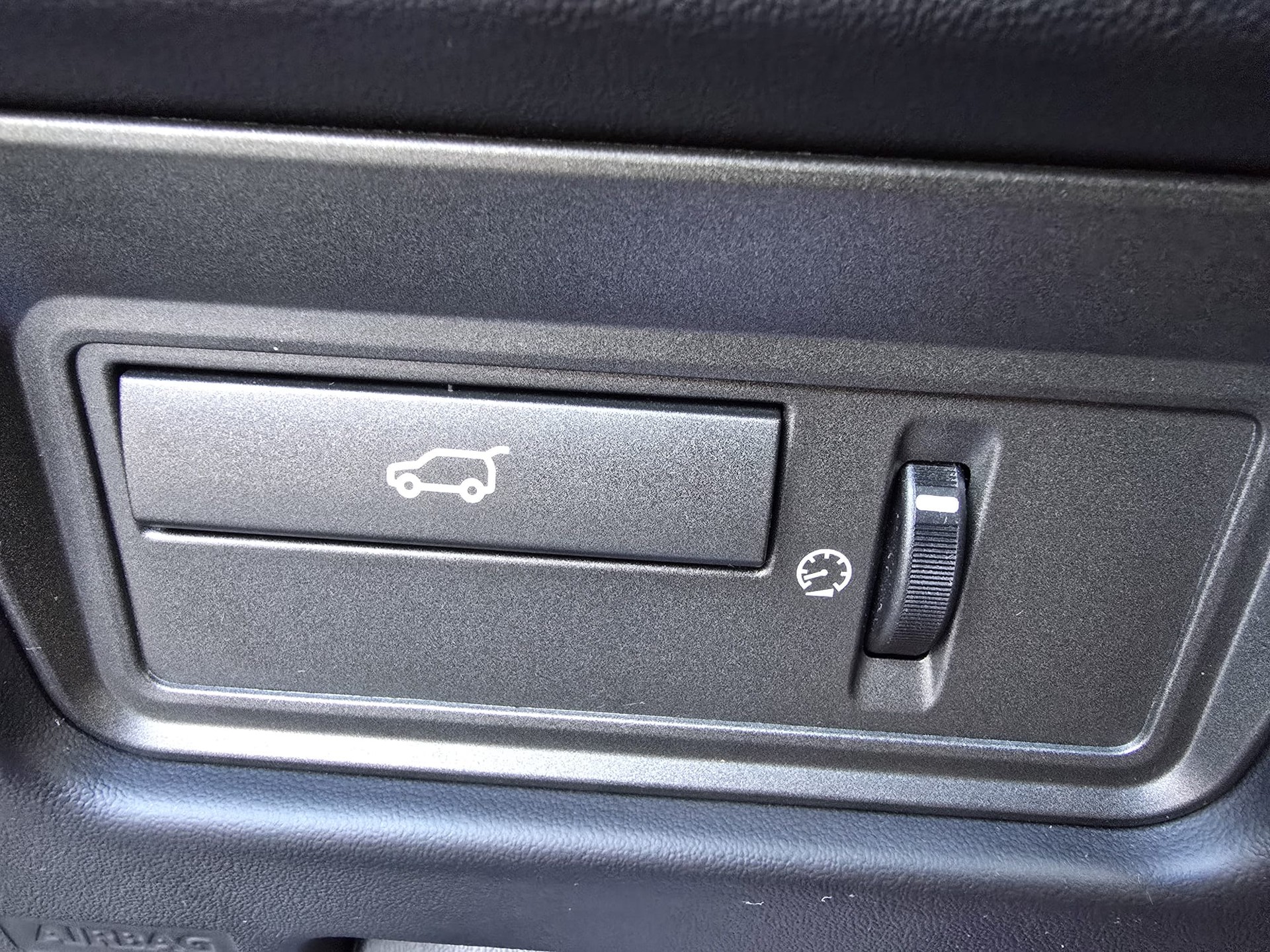 LAND ROVER Range Rover Evoque 2.2 SD4 Pure AT9-image-19