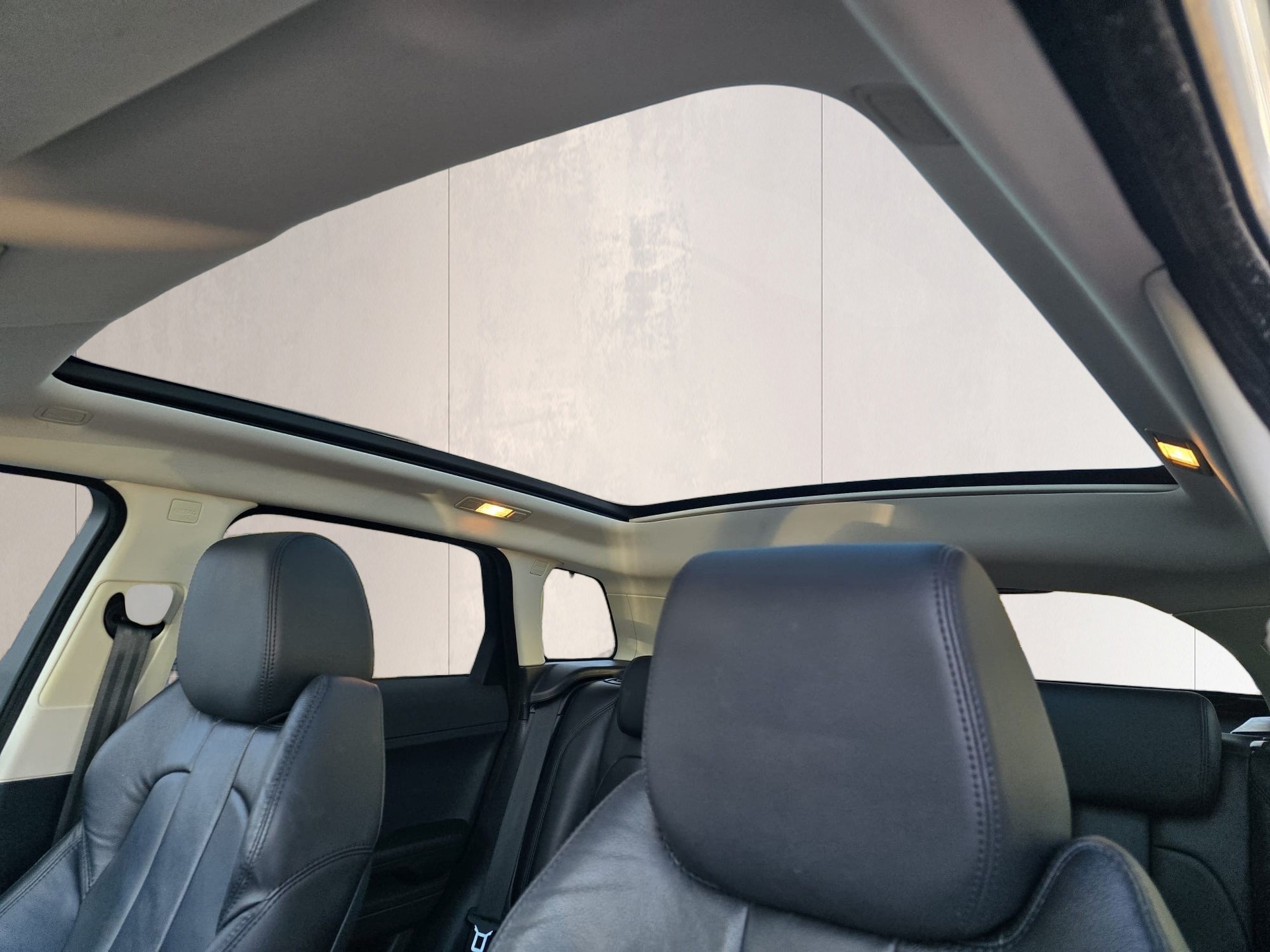 LAND ROVER Range Rover Evoque 2.2 SD4 Pure AT9-image-14