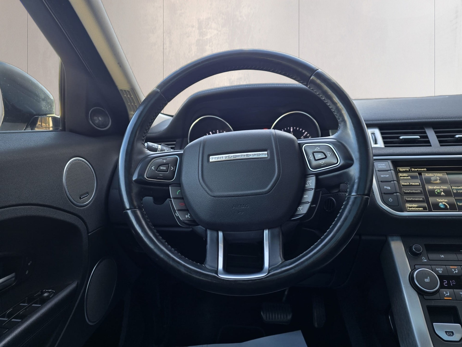 LAND ROVER Range Rover Evoque 2.2 SD4 Pure AT9-image-9