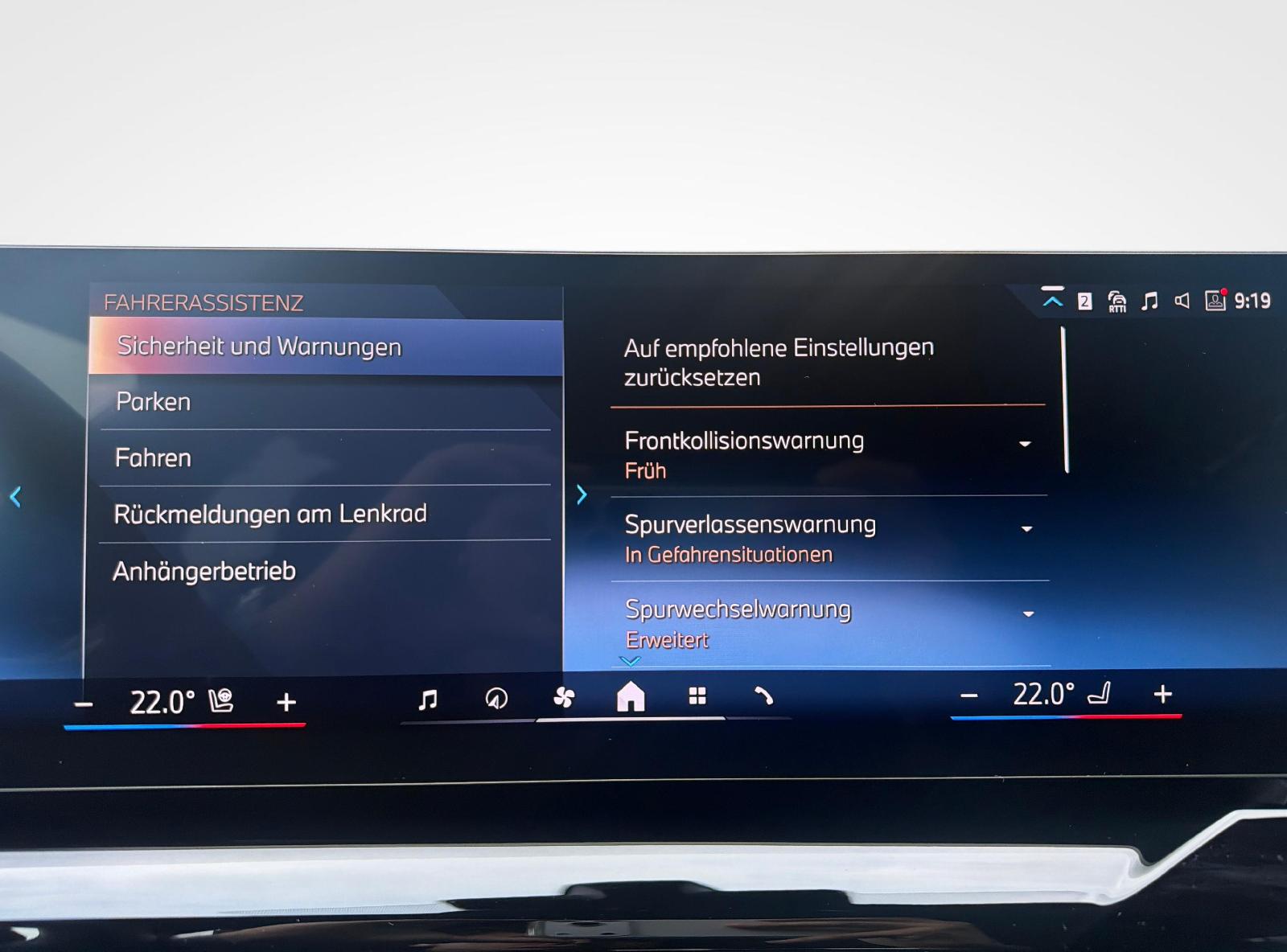 BMW i5 40 xDrive40 Touring M Sport Pro-image-17