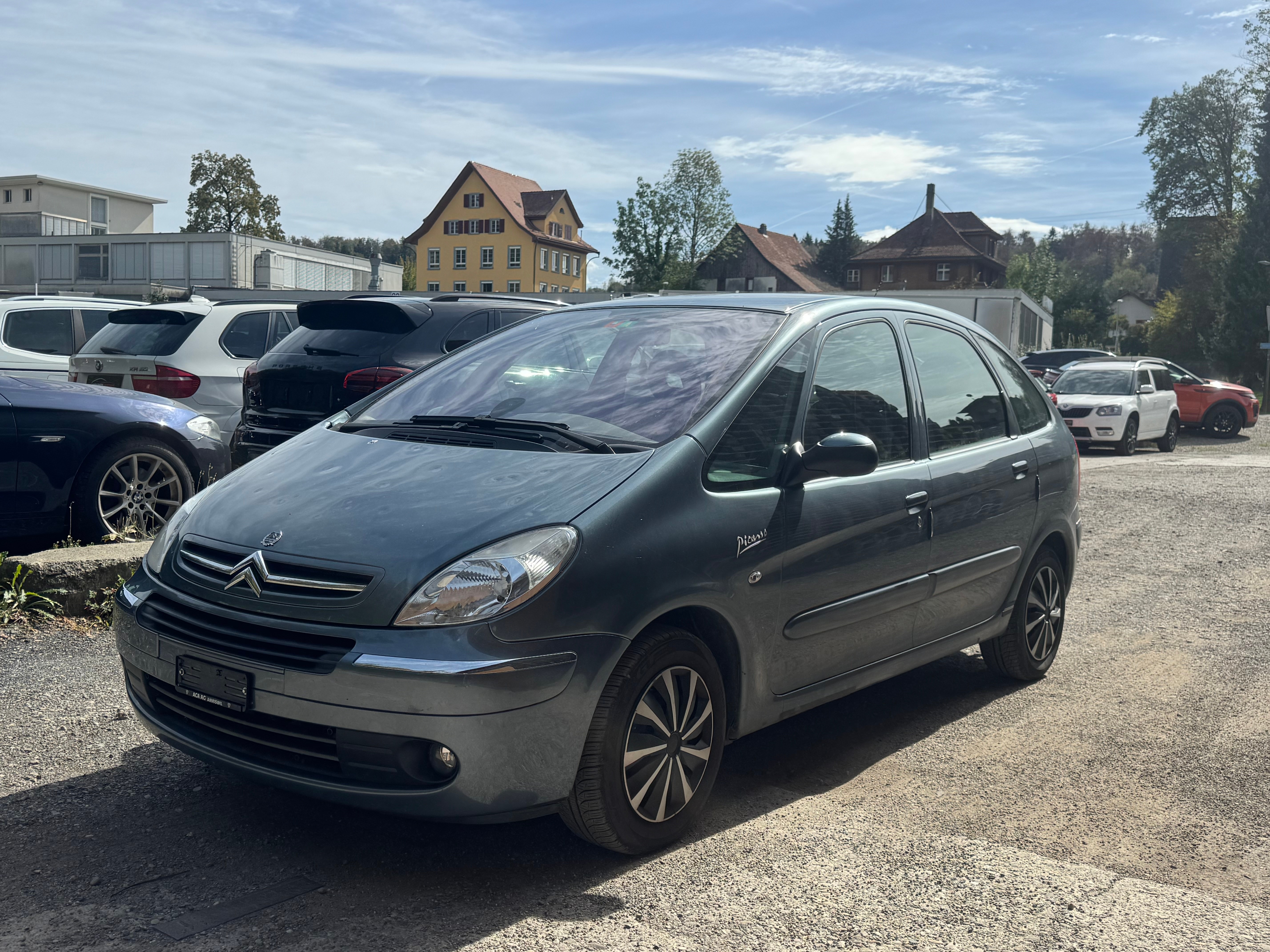 Car photo