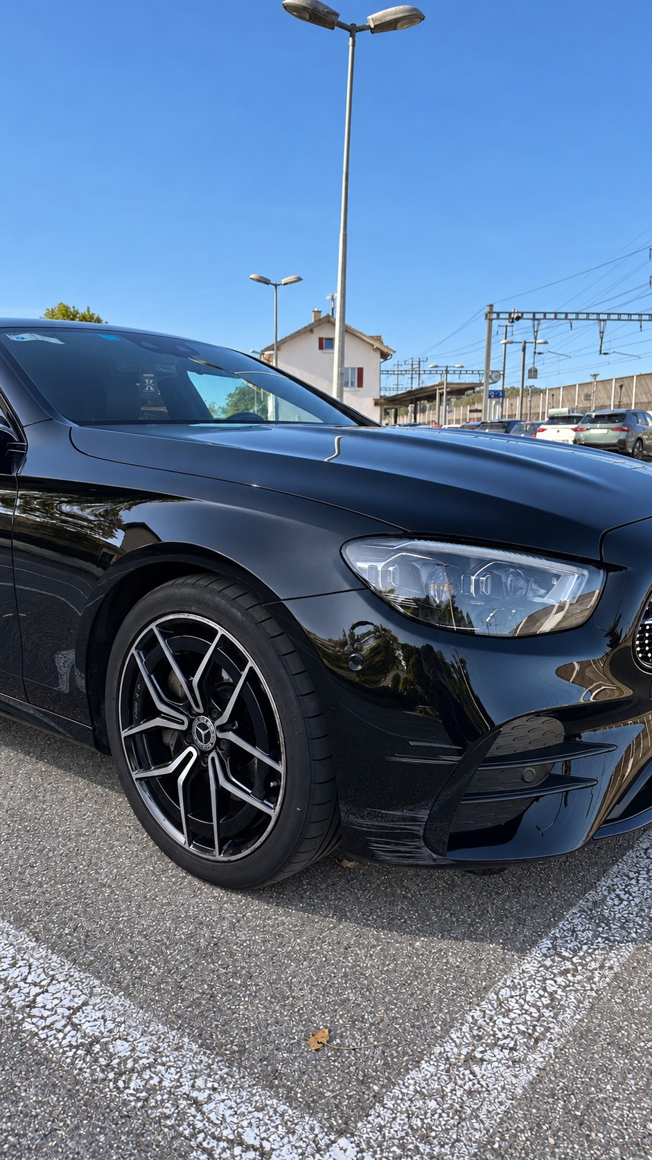 MERCEDES-BENZ E 220 d AMG Line-image-8