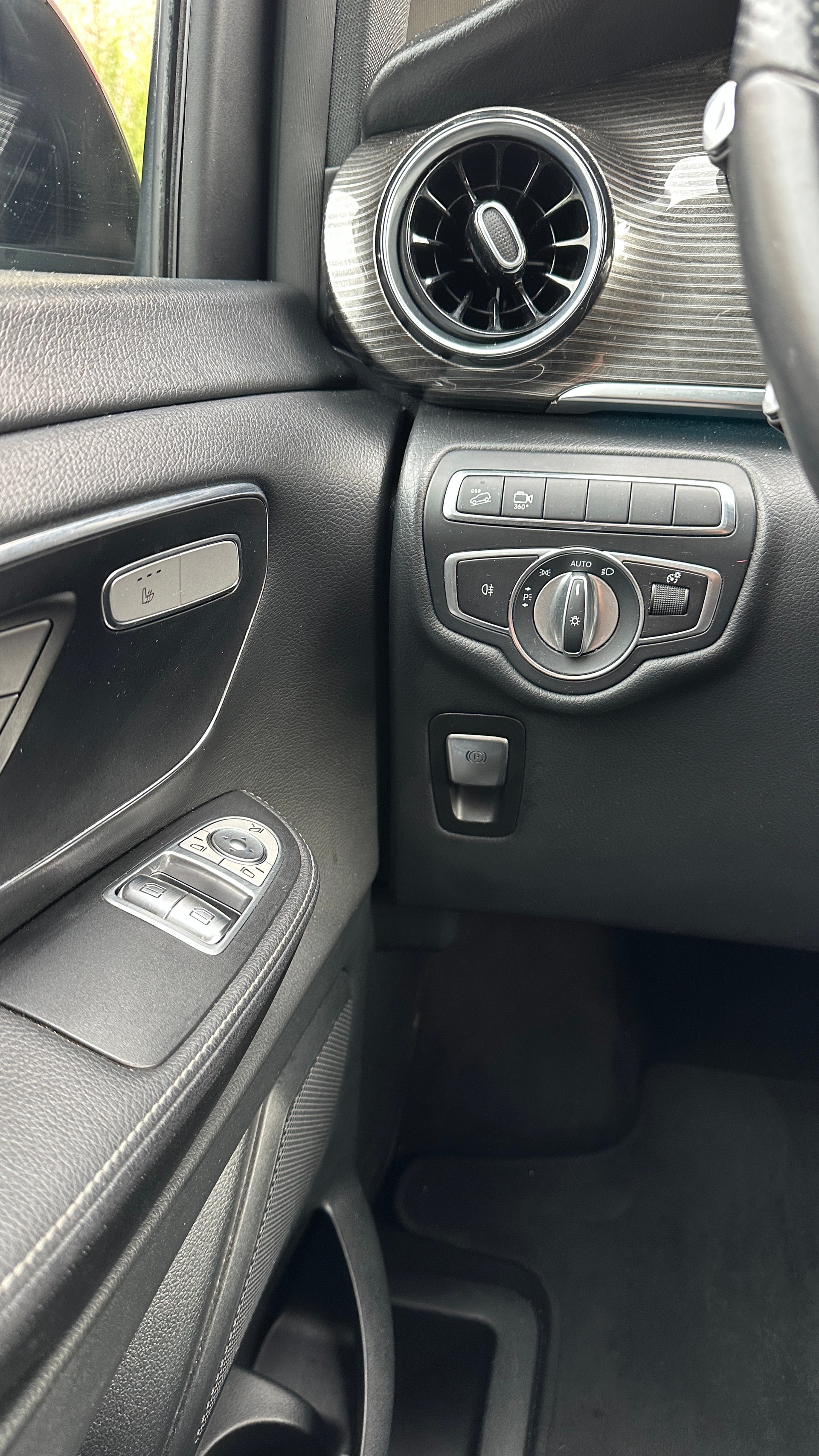 MERCEDES-BENZ E 220-image-5