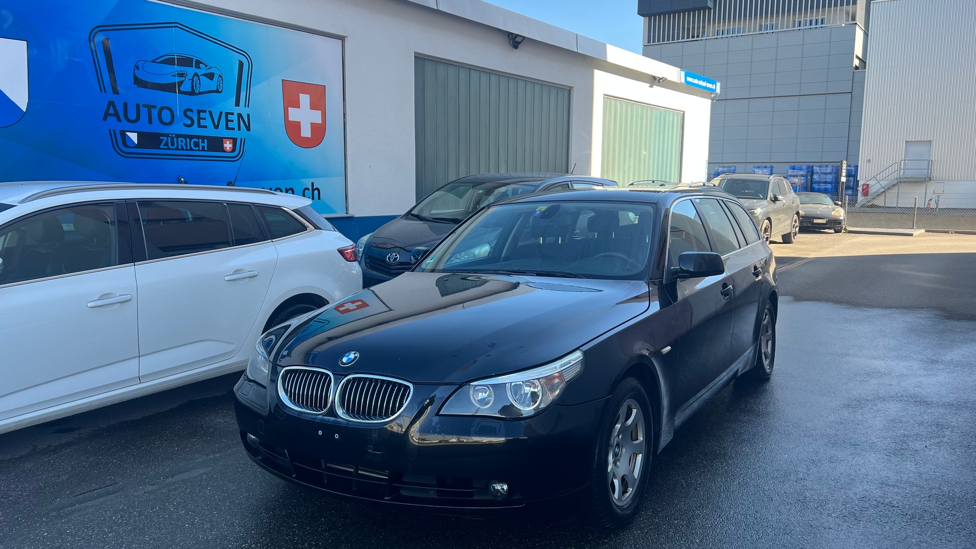 BMW 530i Touring-image-2