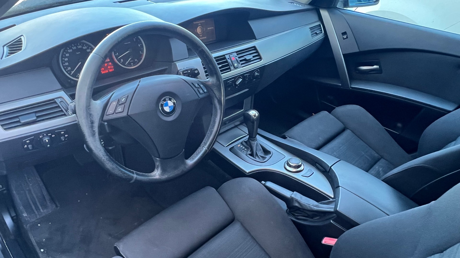 BMW 530i Touring-image-11