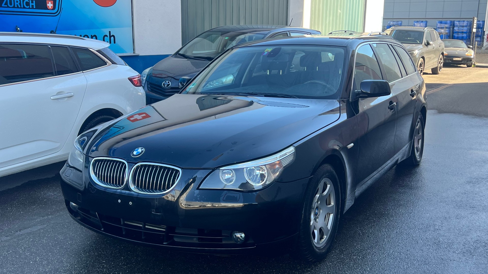 BMW 530i Touring-image-1