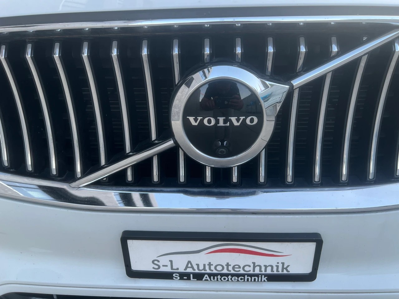 VOLVO XC90 B5 Diesel Mild Hybrid AWD Momentum Geartronic-image-12