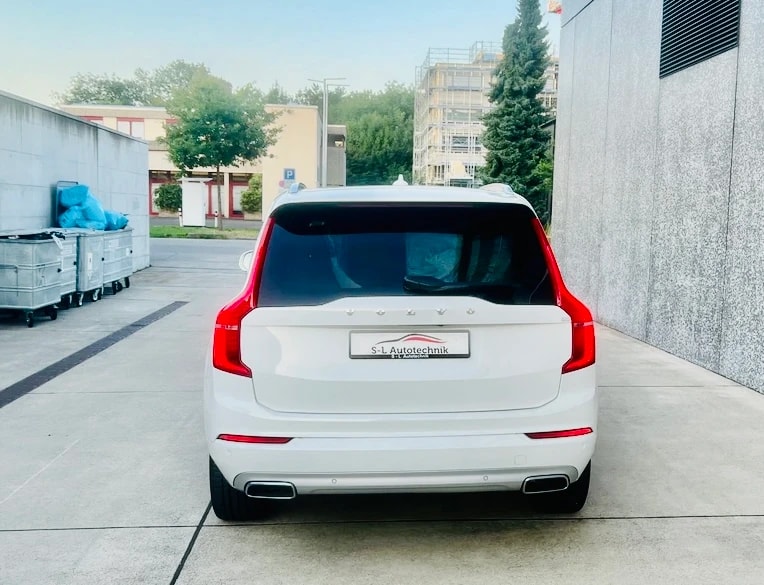 VOLVO XC90 B5 Diesel Mild Hybrid AWD Momentum Geartronic-image-4