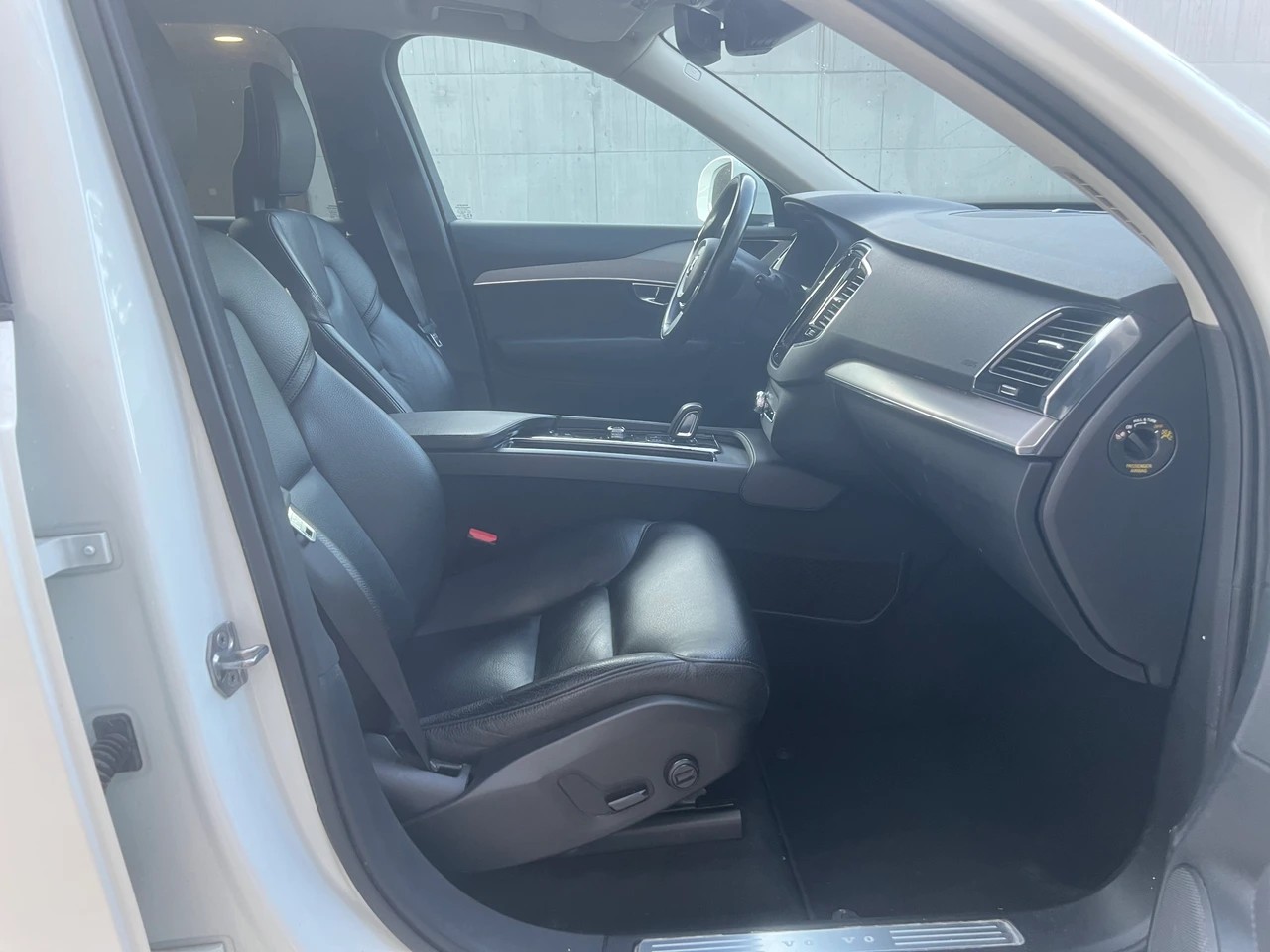 VOLVO XC90 B5 Diesel Mild Hybrid AWD Momentum Geartronic-image-10